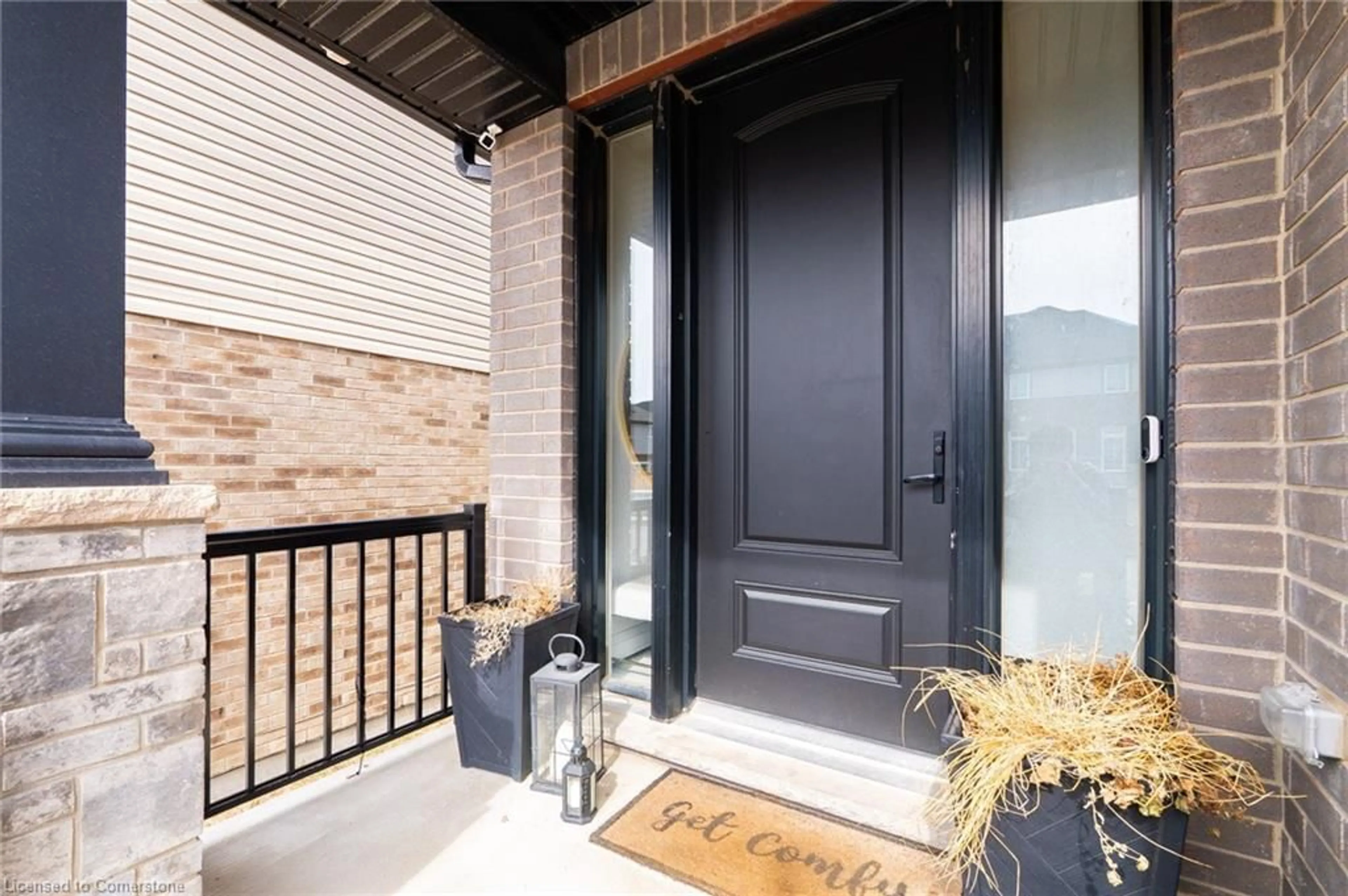 Indoor entryway for 326 Chokecherry Cres, Waterloo Ontario N2V 0H1