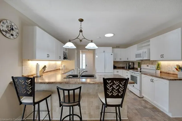 Additional property image - 120 Kilroot Pl