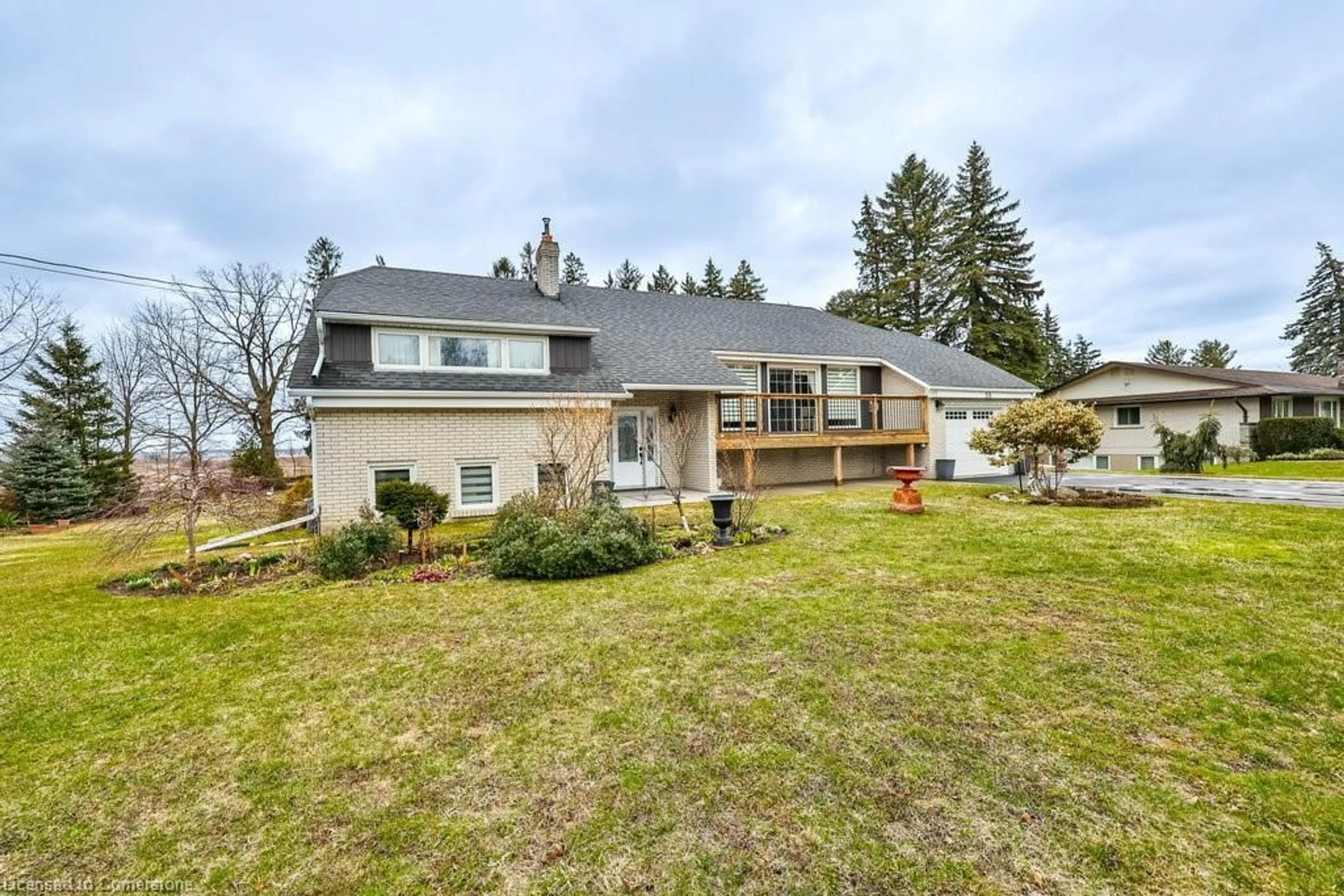 A pic from outside/outdoor area/front of a property/back of a property/a pic from drone, mountain view for 59 Menno St, Woolwich Ontario N0B 1M0