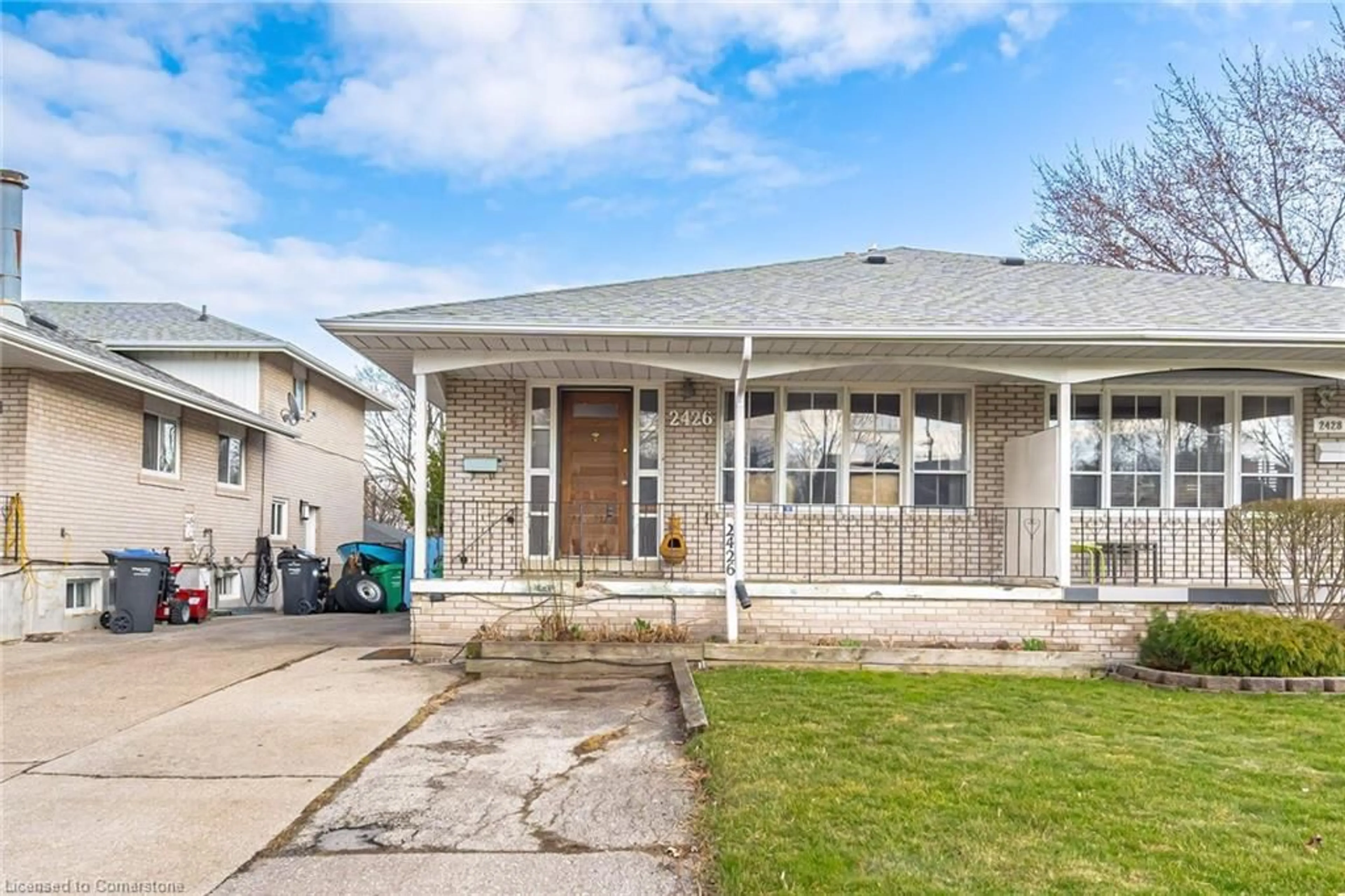 Home with vinyl exterior material, street for 2426 Padstow Cres, Mississauga Ontario L5J 2G4