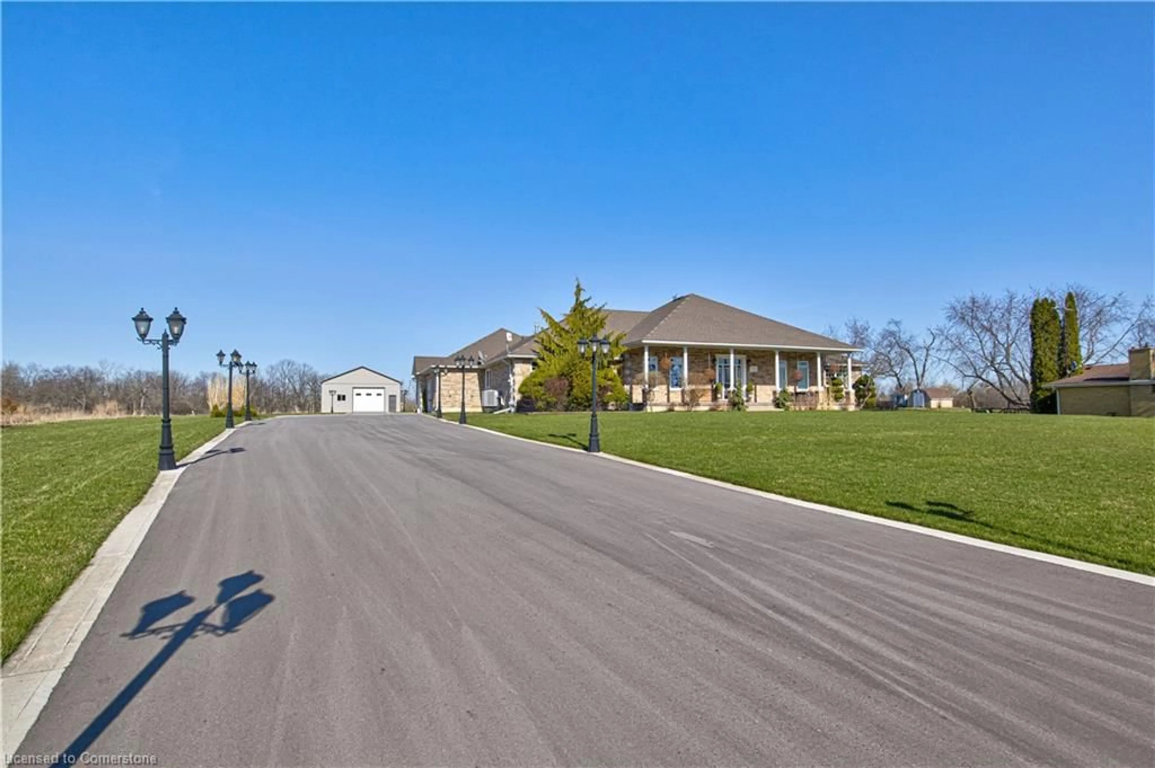 A pic from outside/outdoor area/front of a property/back of a property/a pic from drone, street for 1794 Seaton Rd, Cambridge Ontario N1R 5S2