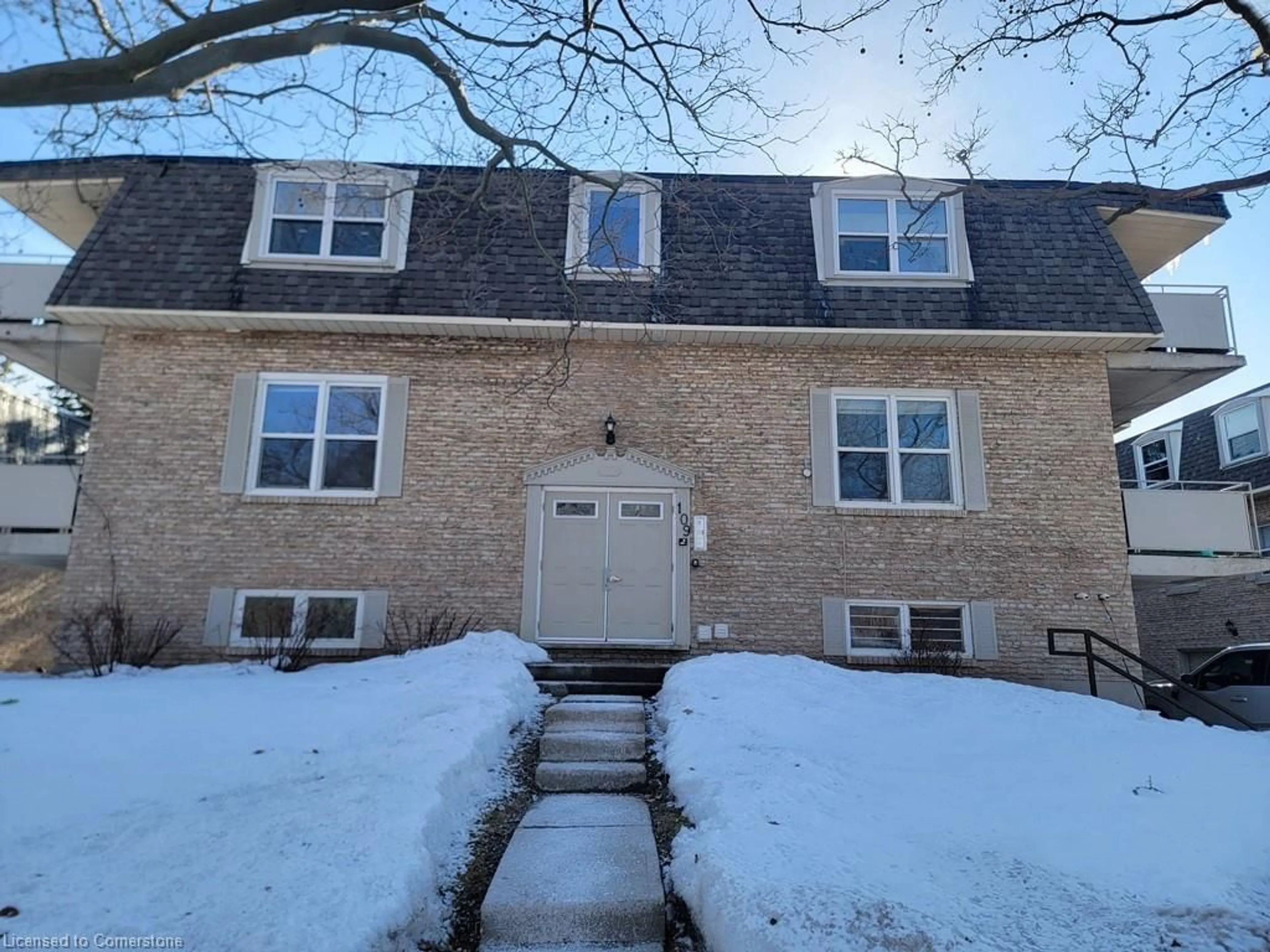 A pic from outside/outdoor area/front of a property/back of a property/a pic from drone, street for 109 Westmount Rd #4, Waterloo Ontario N2L 2R3