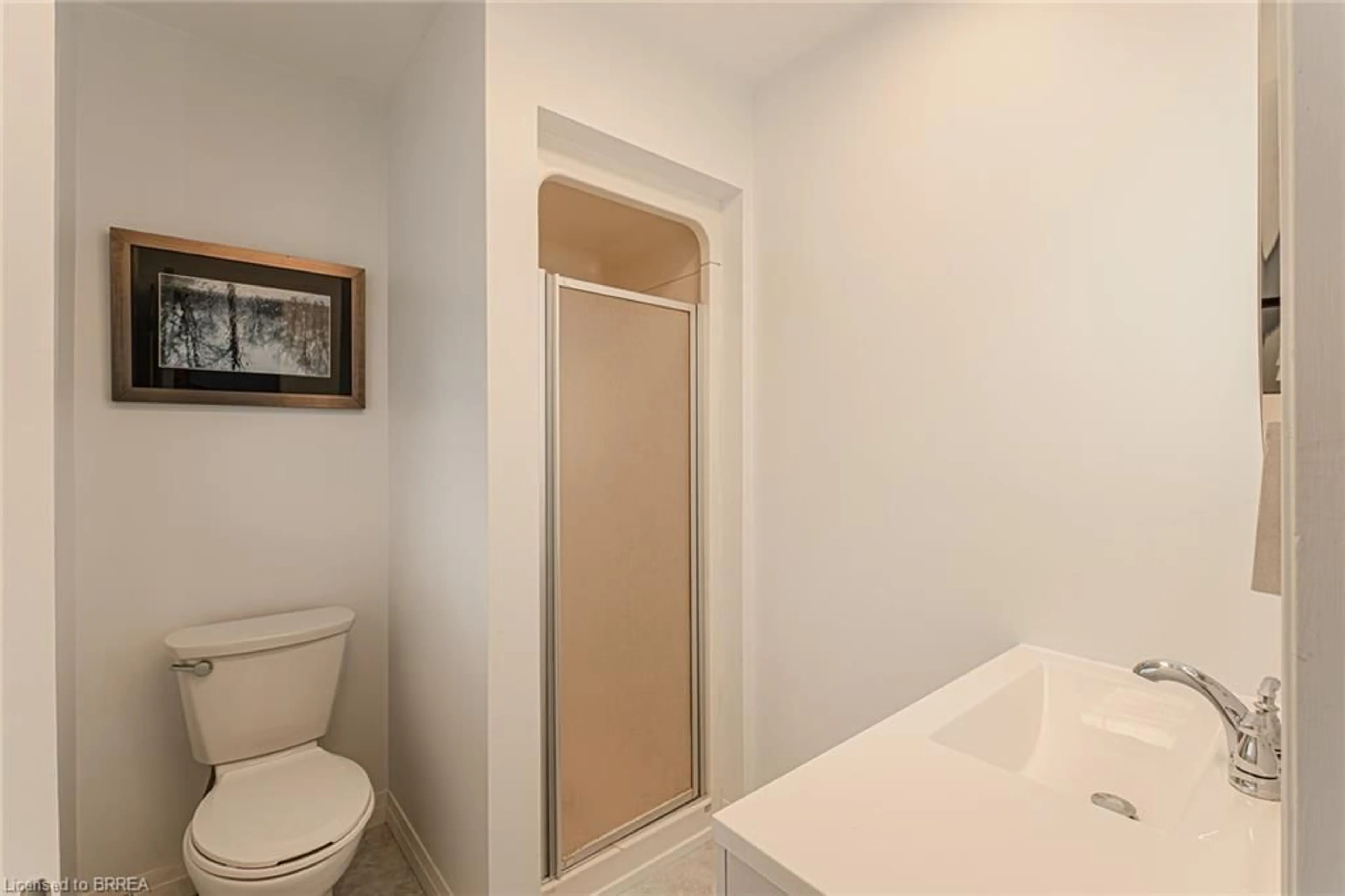 Standard bathroom, unknown for 54 Grand St, Port Dover Ontario N0A 1N7