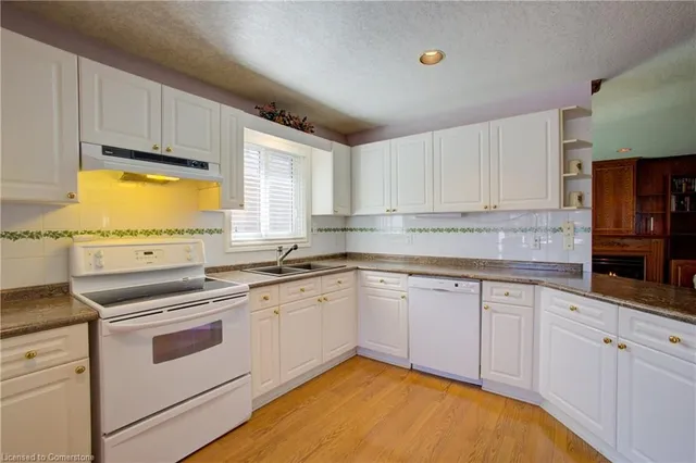 Additional property image - 868 Fairway Cres