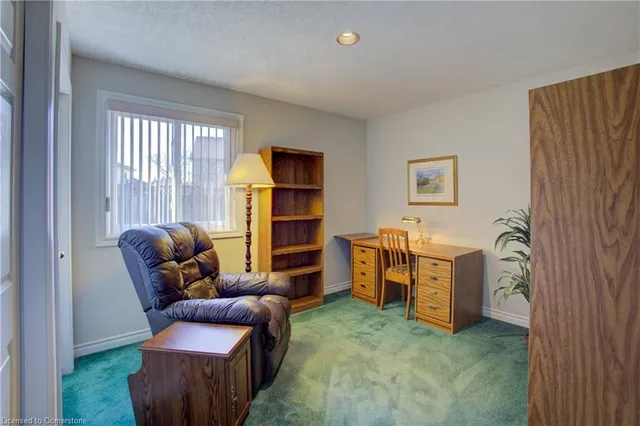 Additional property image - 868 Fairway Cres