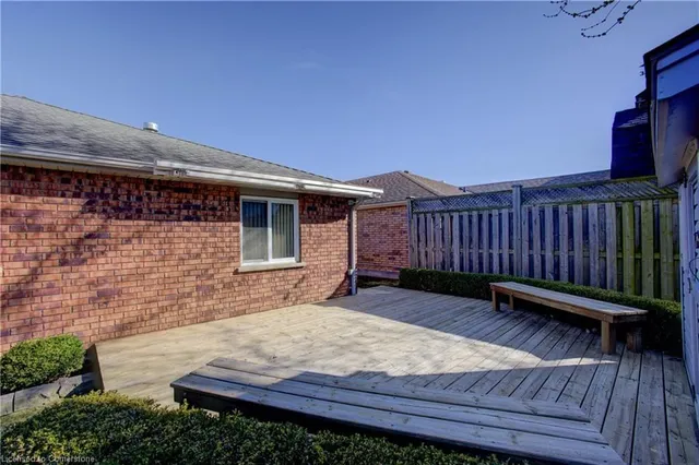Additional property image - 868 Fairway Cres