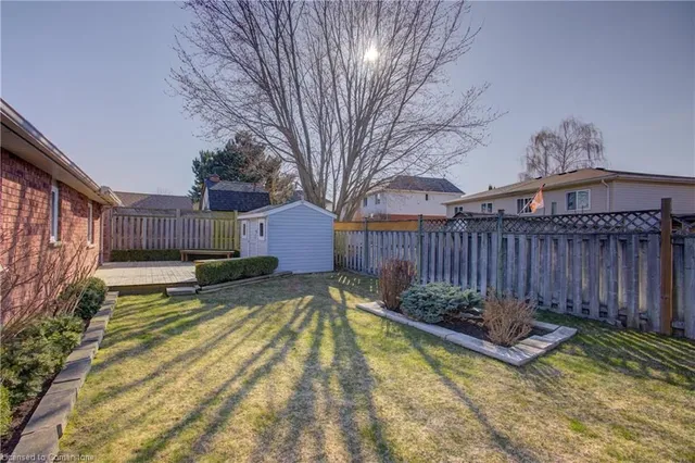 Additional property image - 868 Fairway Cres
