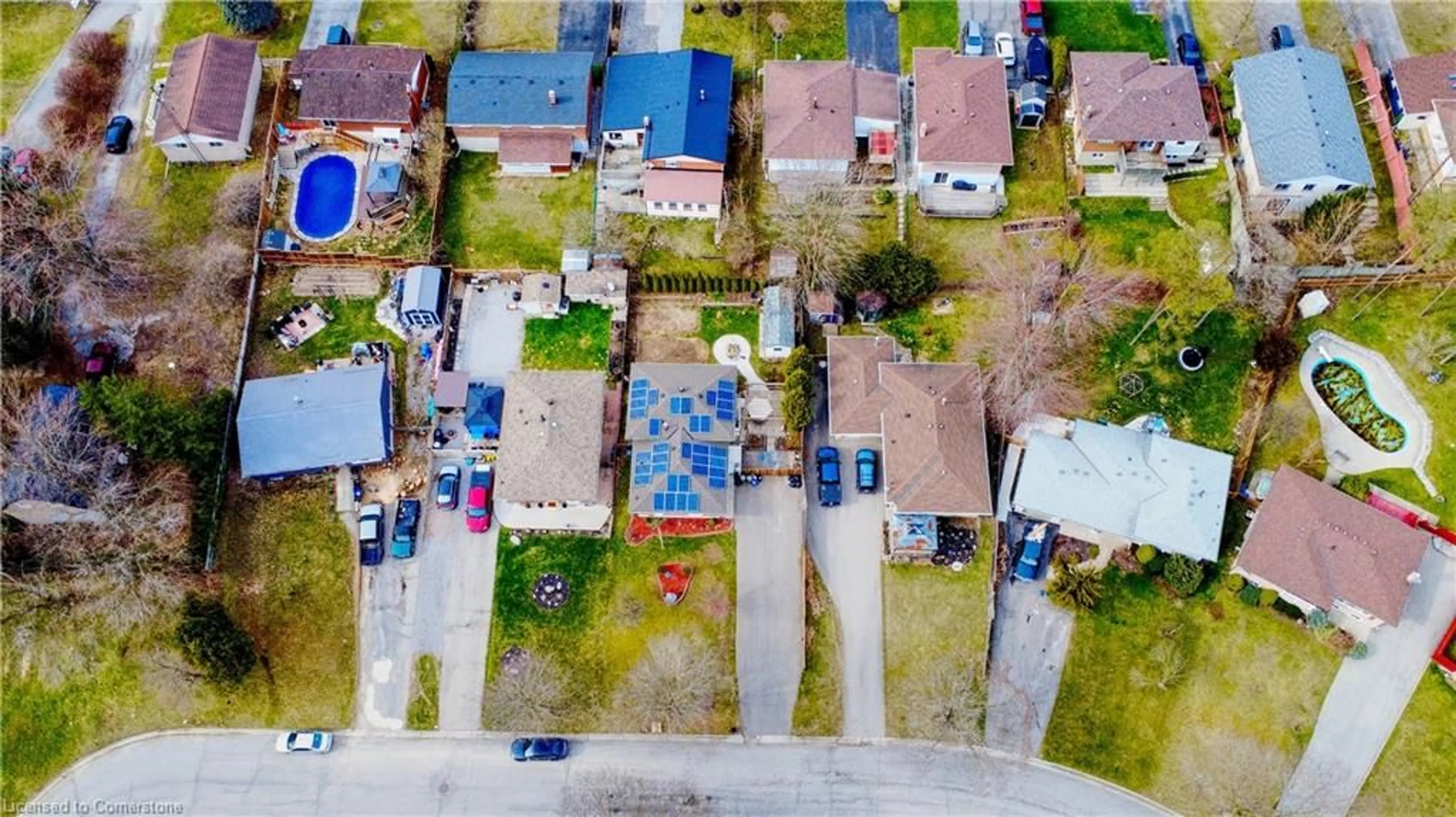 A pic from outside/outdoor area/front of a property/back of a property/a pic from drone, street for 26 Ashton Dr, Simcoe Ontario N3Y 2S4