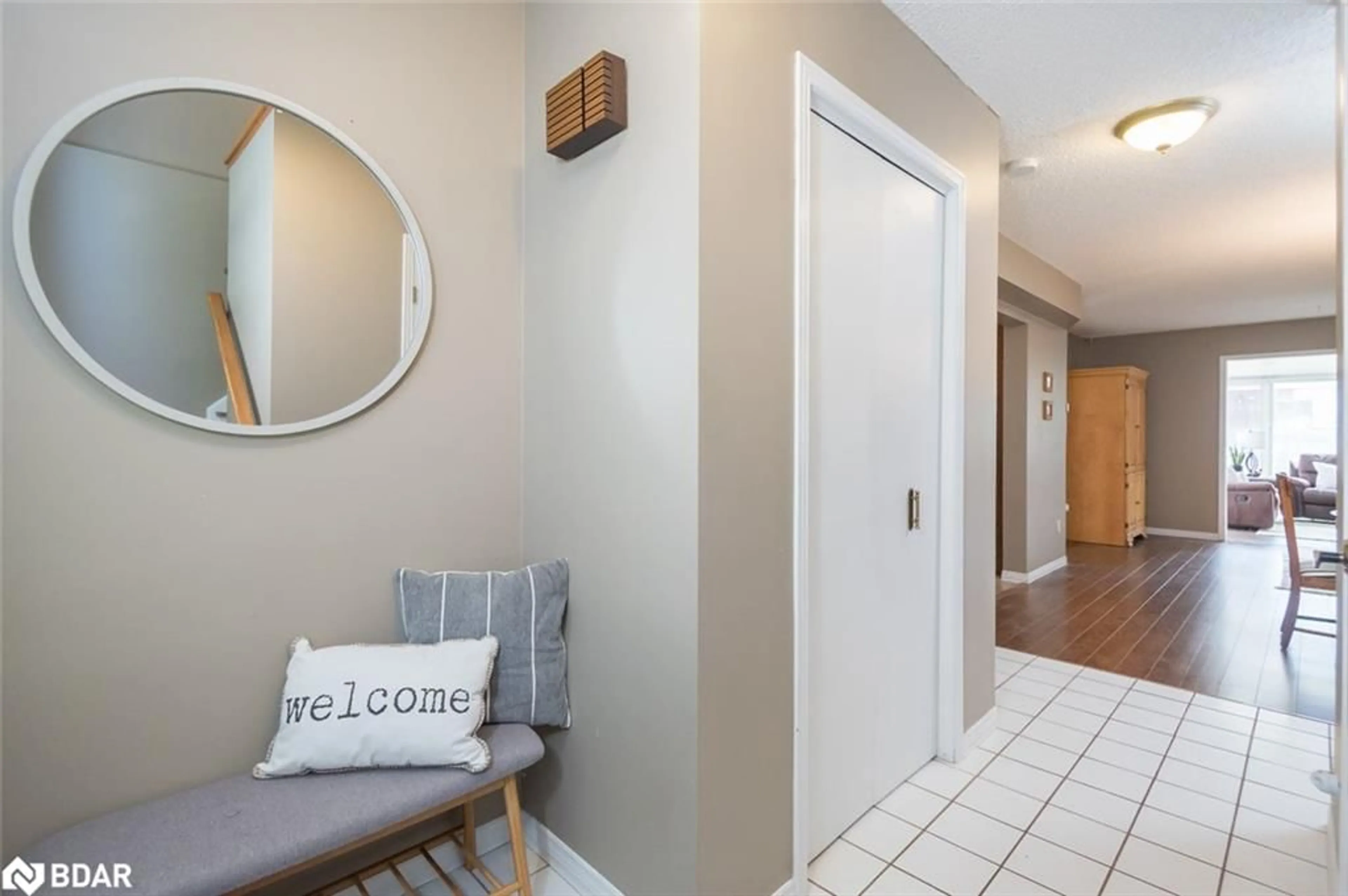 Indoor entryway for 79 Ironstone Dr, Cambridge Ontario N1P 1A2