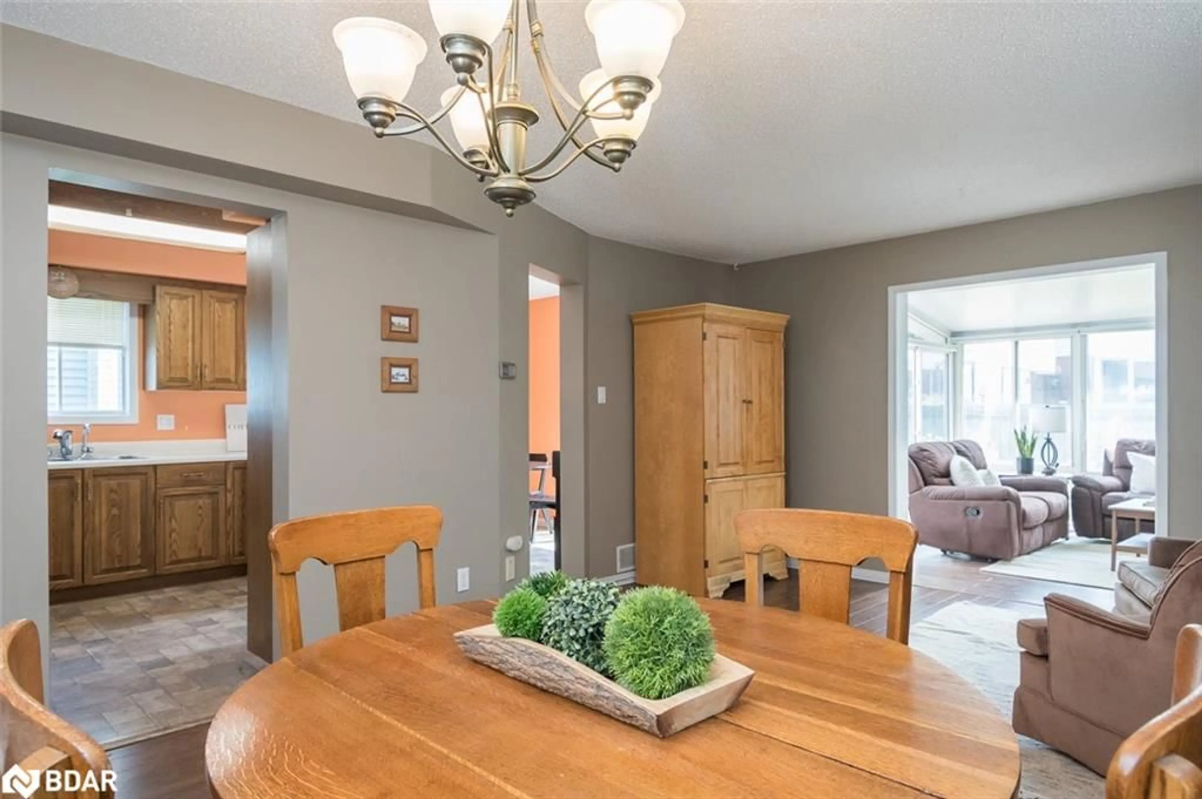 Dining room, wood/laminate floor for 79 Ironstone Dr, Cambridge Ontario N1P 1A2