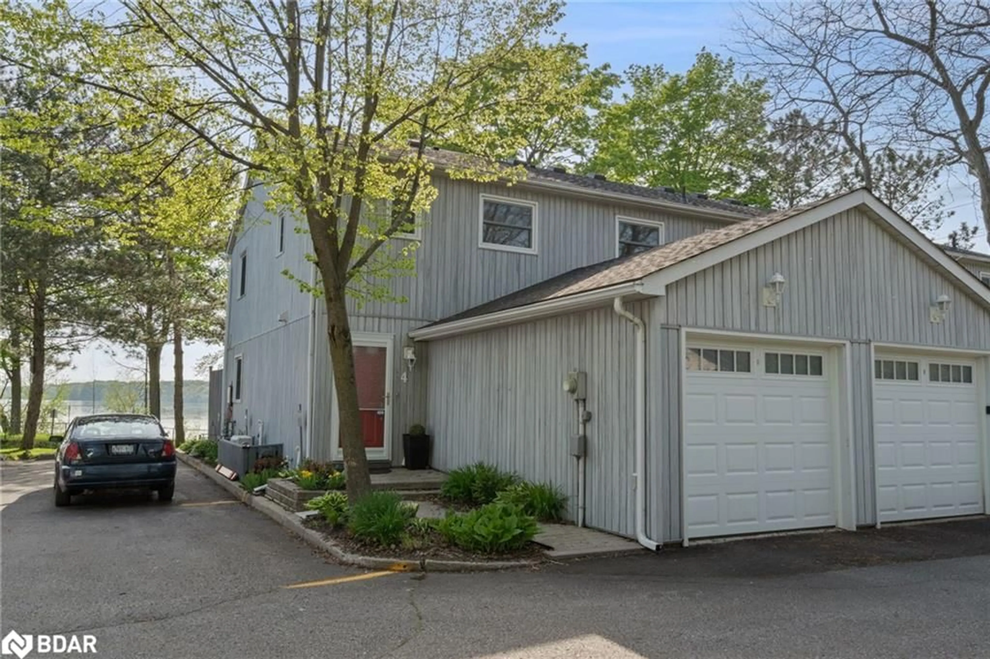 Unknown for 1 Olive Cres #4, Orillia Ontario L3V 7N5