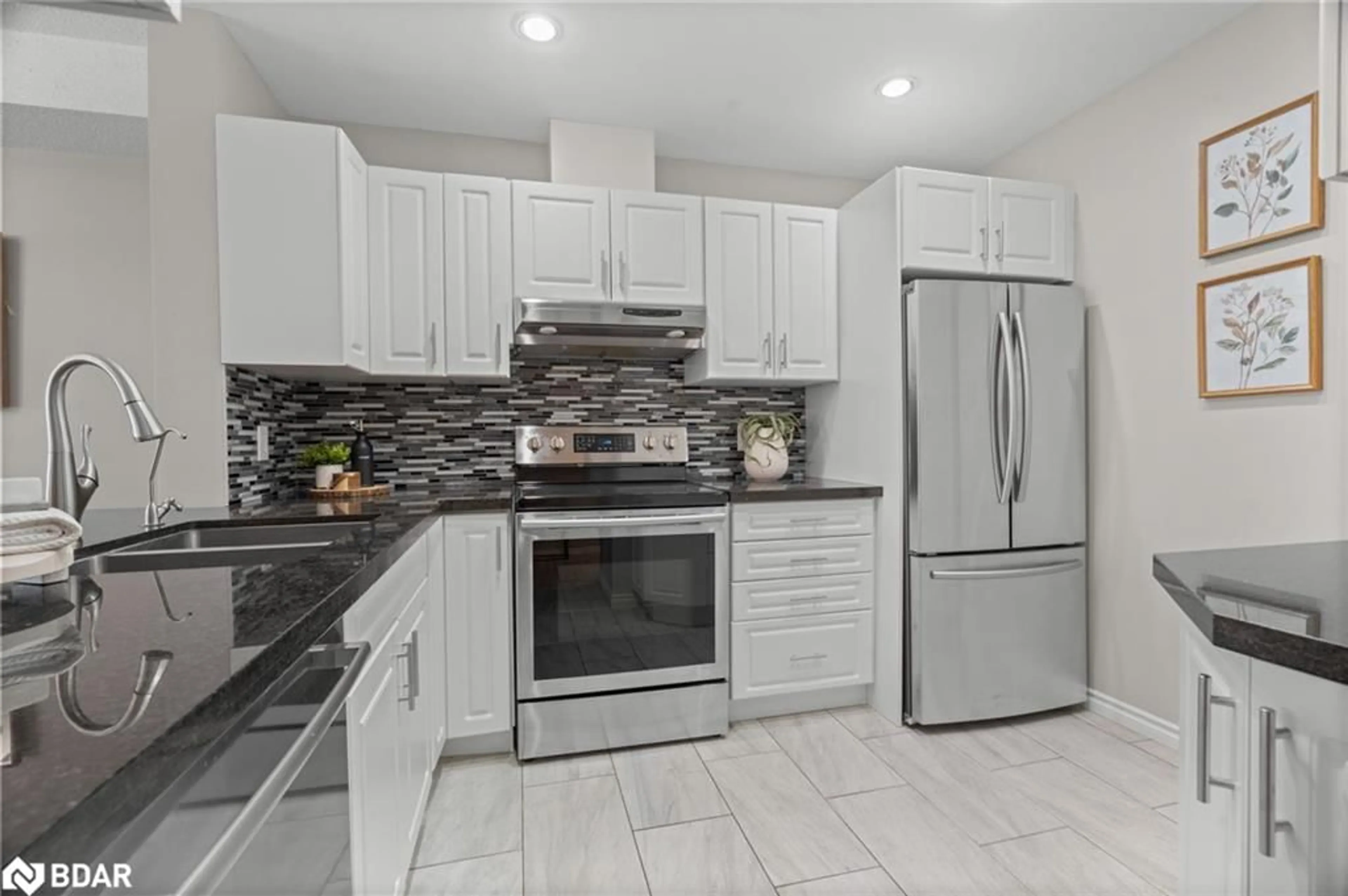 Unknown for 1 Olive Cres #4, Orillia Ontario L3V 7N5
