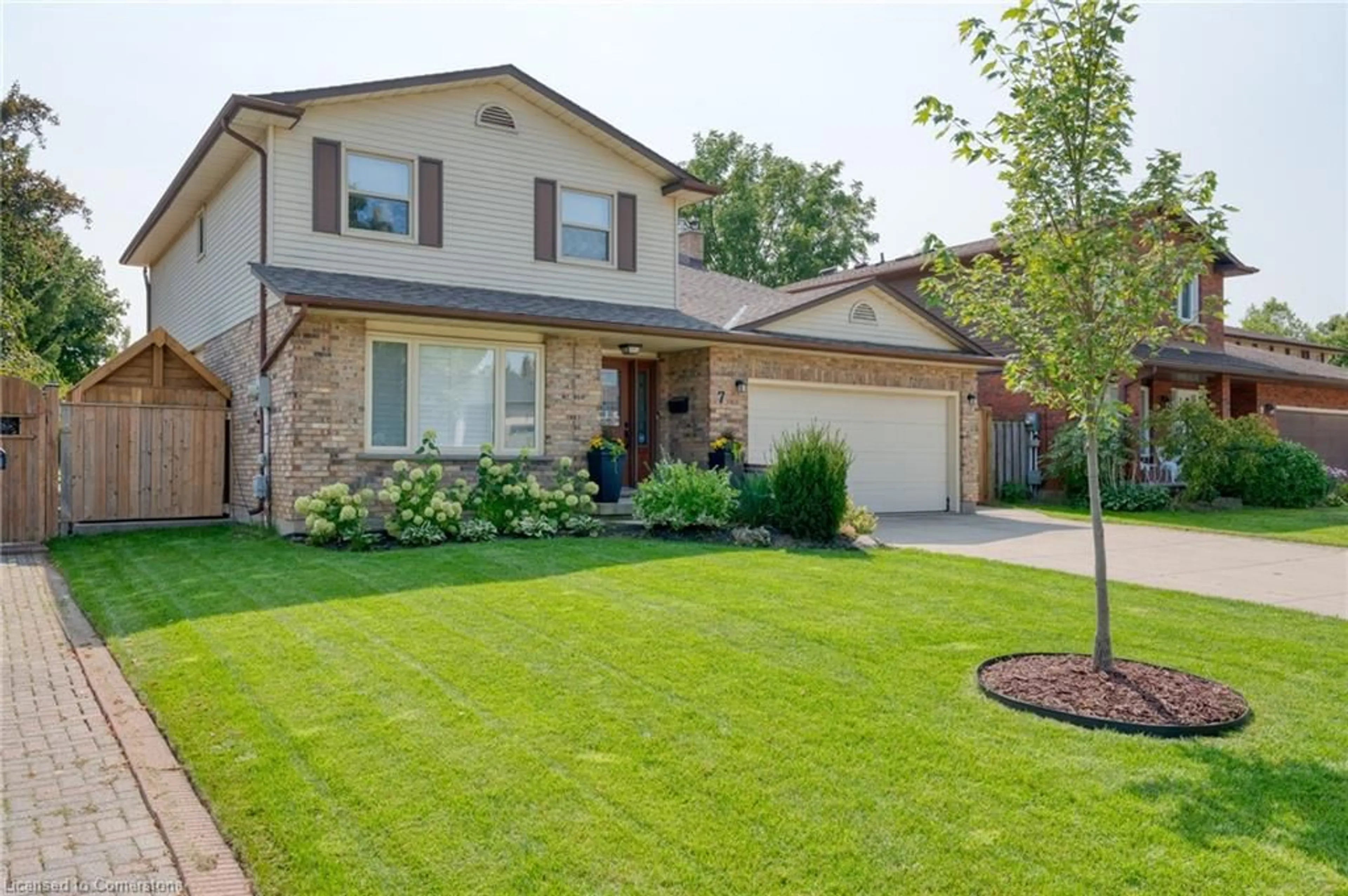Home with brick exterior material, street for 7 Sugarplum Crt, Stoney Creek Ontario L8J 2E4