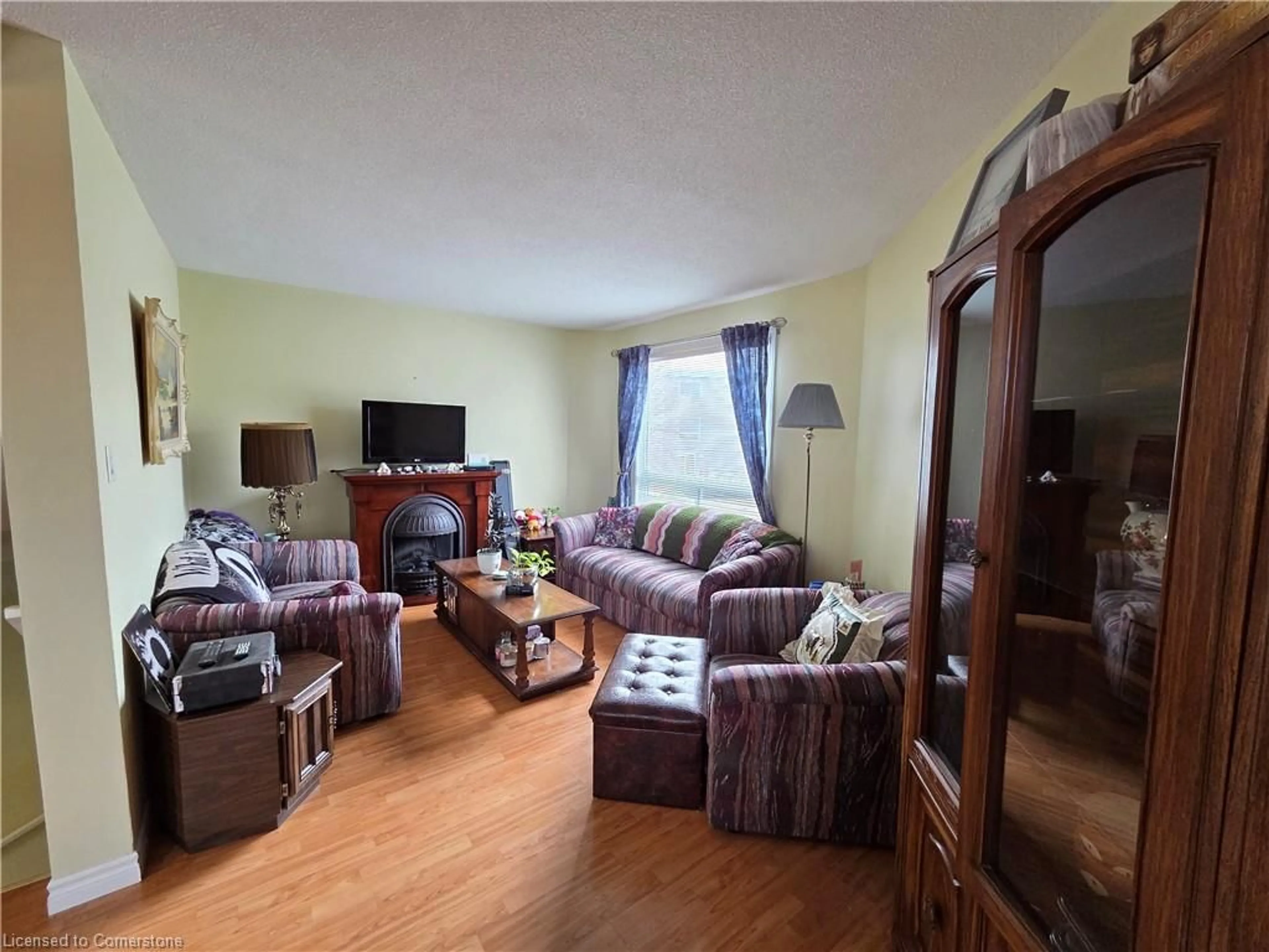 Living room with furniture, unknown for 60 Elmsdale Dr #9, Kitchener Ontario N2E 2G4