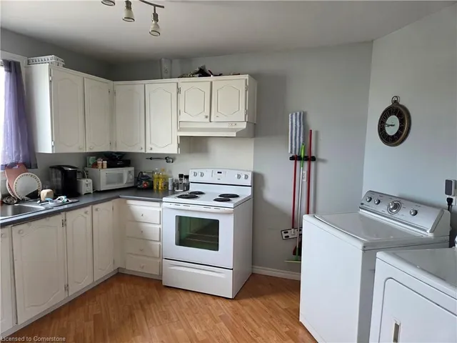 Additional property image - 60 Elmsdale Dr Unit 9
