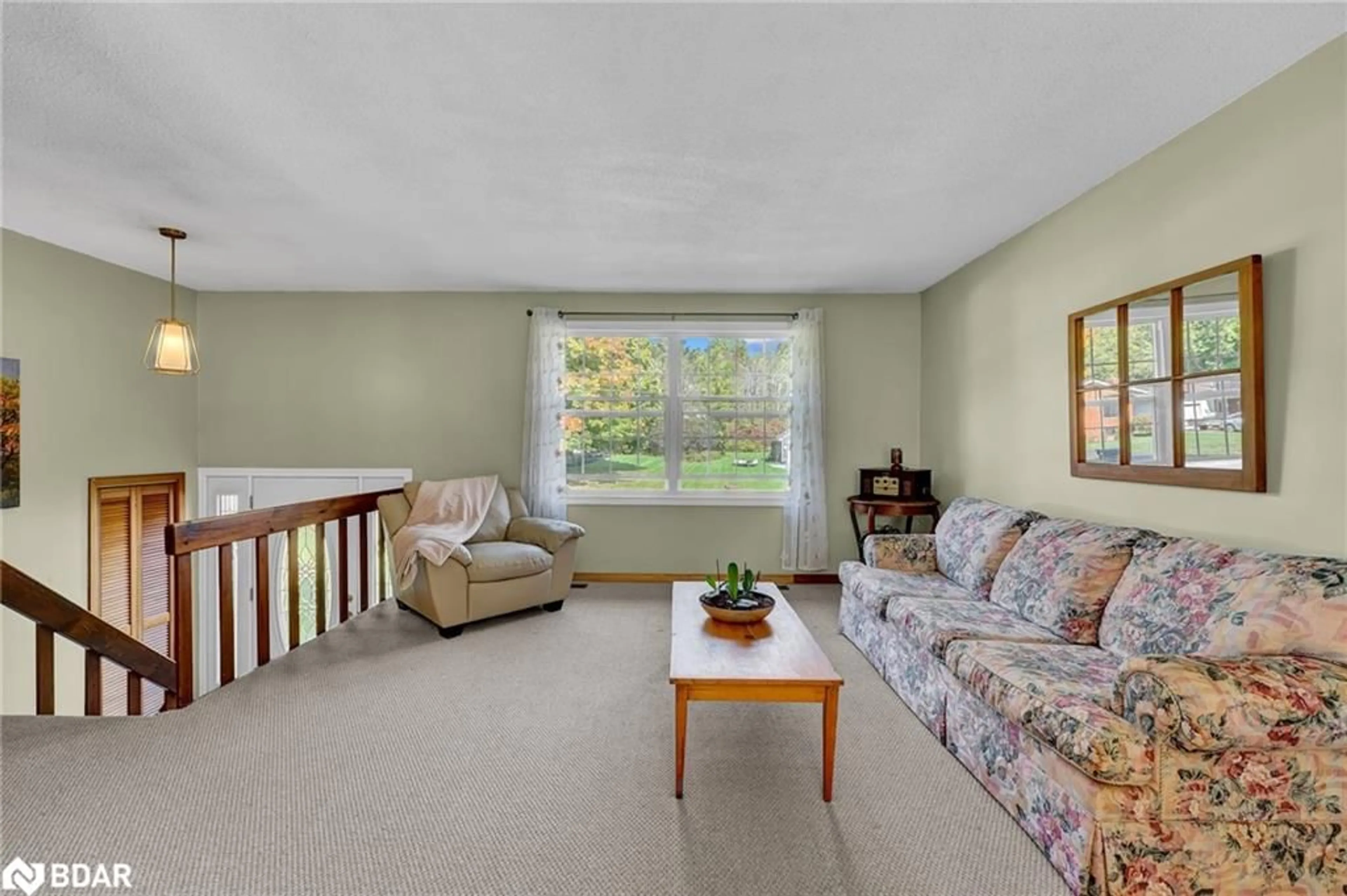 Living room with furniture, carpet floor for 13 Jardine Cres, Creemore Ontario L0M 1G0