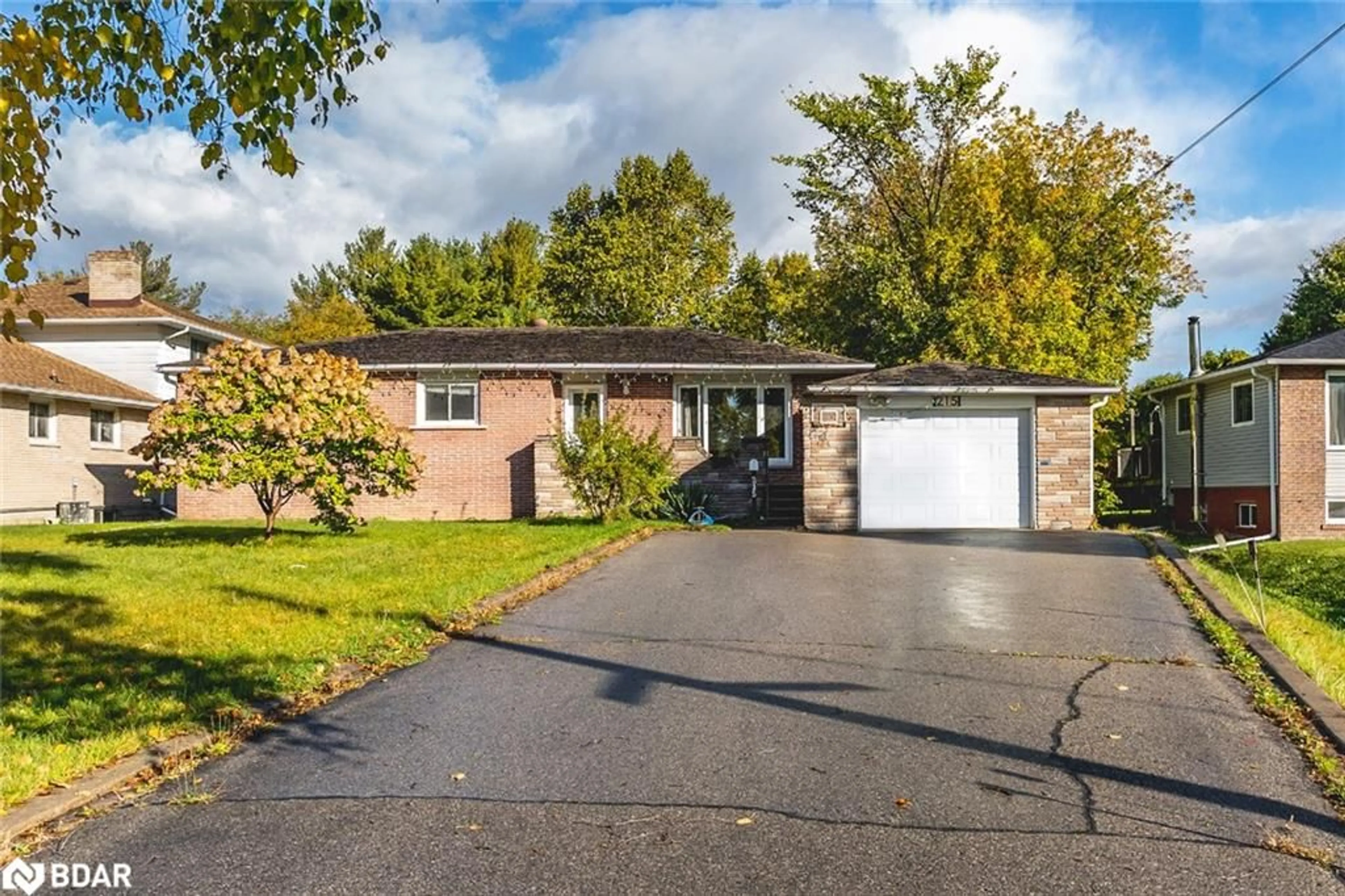 Home with brick exterior material, street for 215 Phillips St, Barrie Ontario L4N 3V2