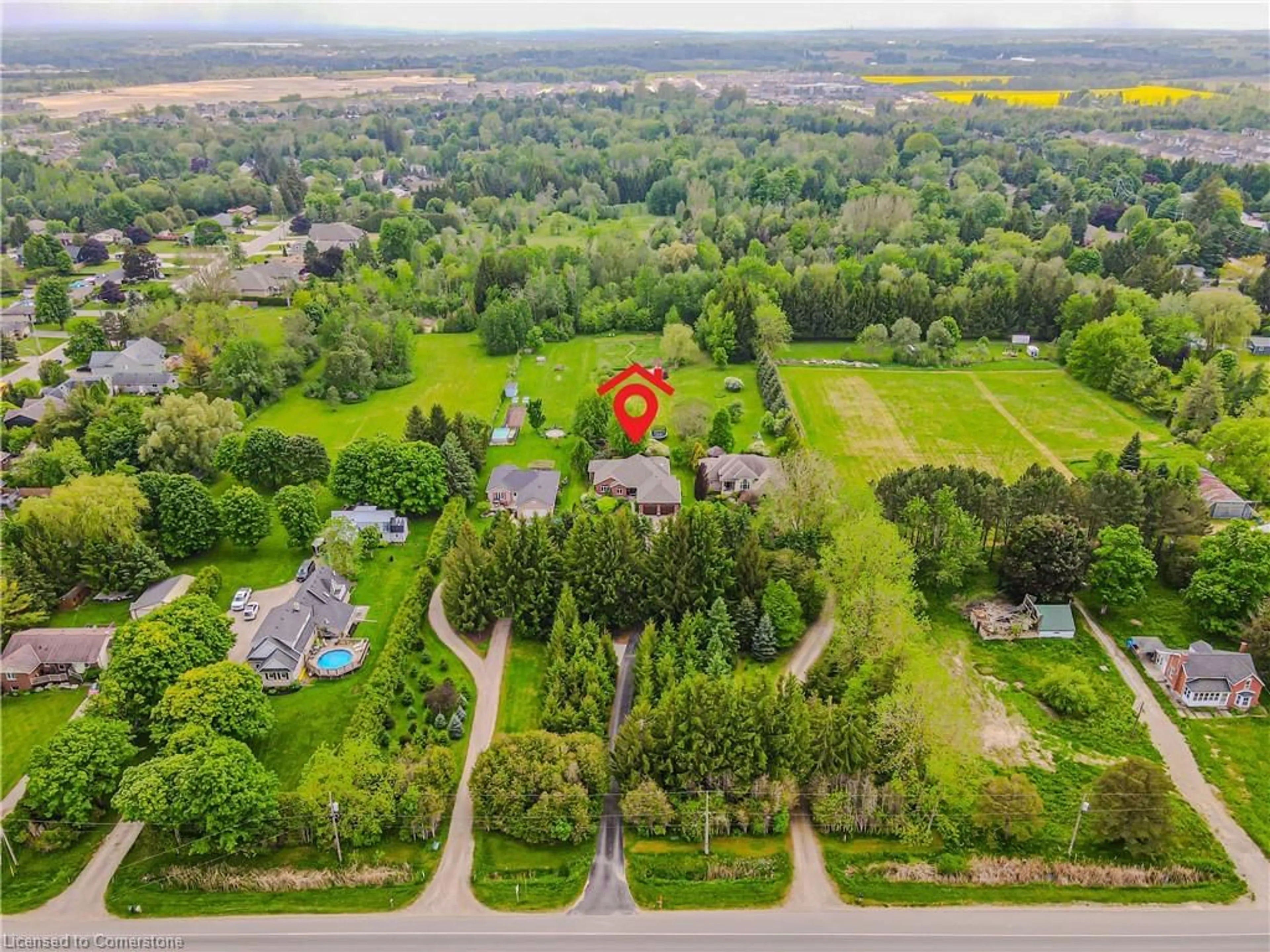 A pic from outside/outdoor area/front of a property/back of a property/a pic from drone, unknown for 953 St David St, Fergus Ontario N1M 2W3