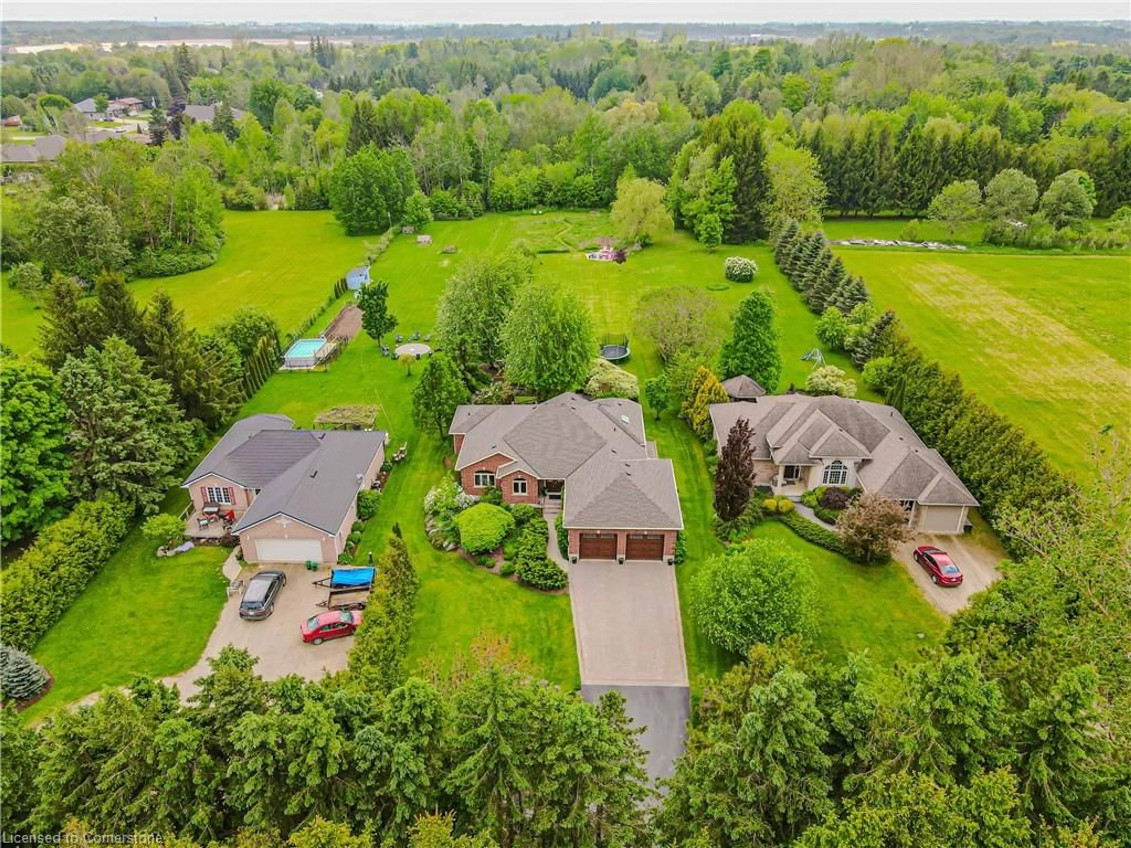 A pic from outside/outdoor area/front of a property/back of a property/a pic from drone, water/lake/river/ocean view for 953 St David St, Fergus Ontario N1M 2W3