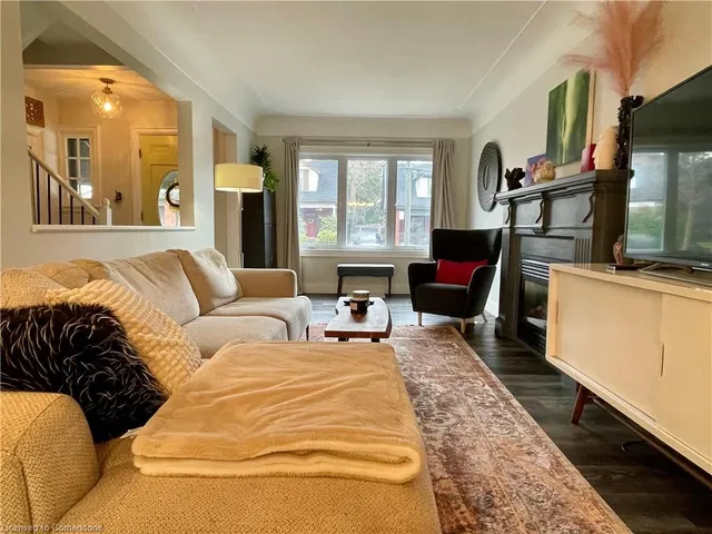 Additional image 38 of 65 Hyde Park Ave