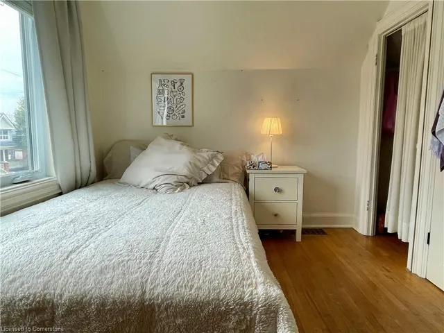 Additional image 34 of 65 Hyde Park Ave