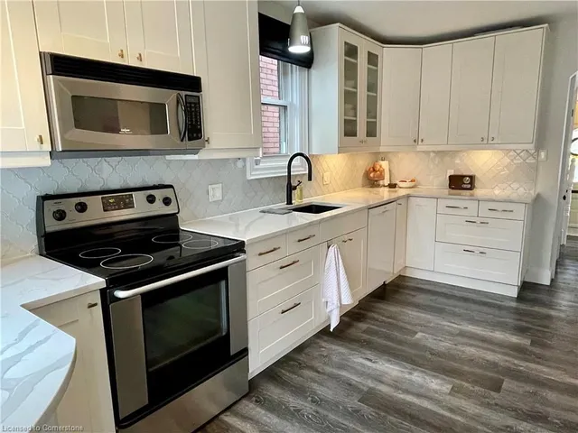Additional image 46 of 65 Hyde Park Ave