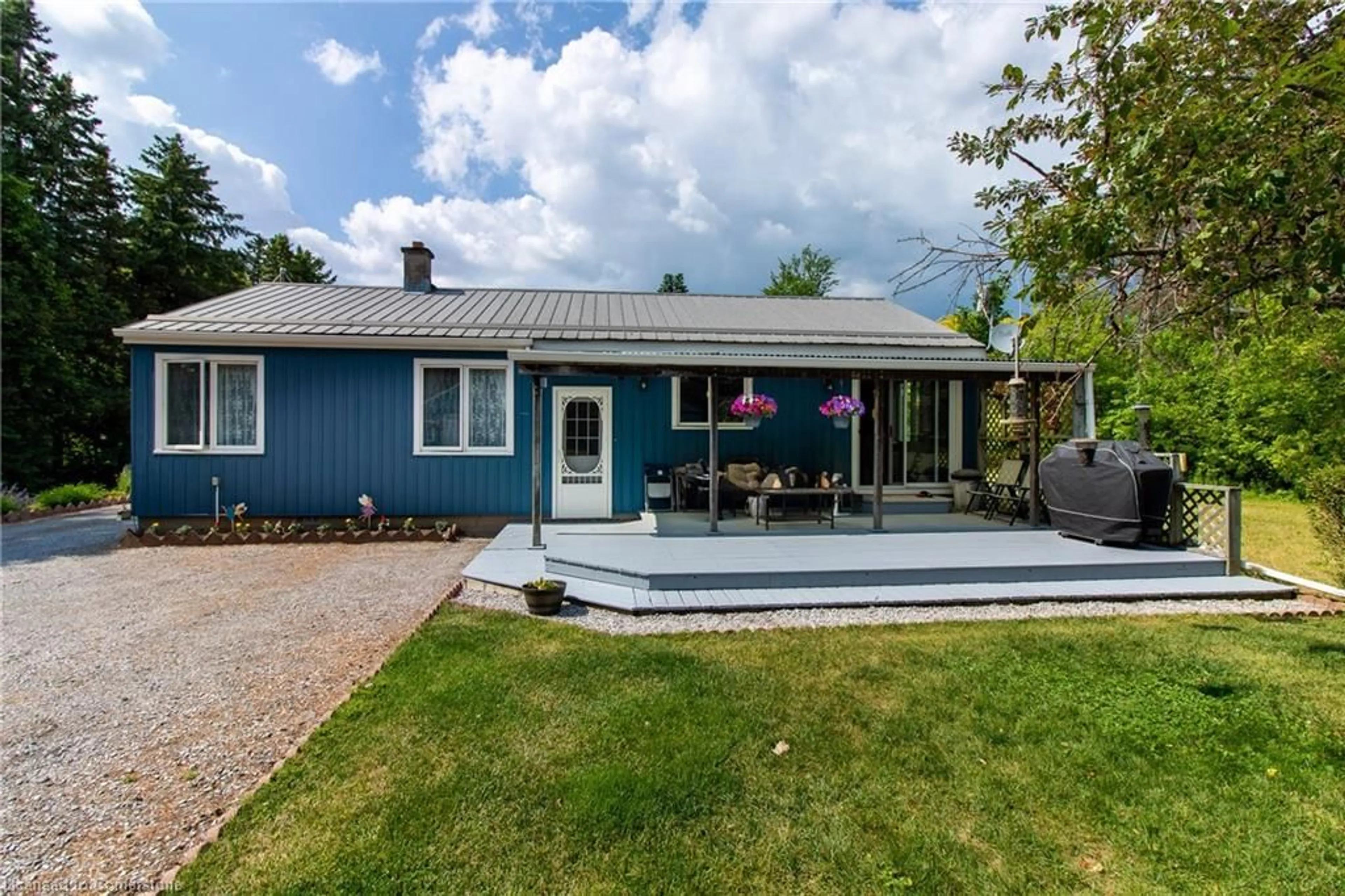 Home with vinyl exterior material, street for 526 Highway 6, Port Dover Ontario N0A 1N2
