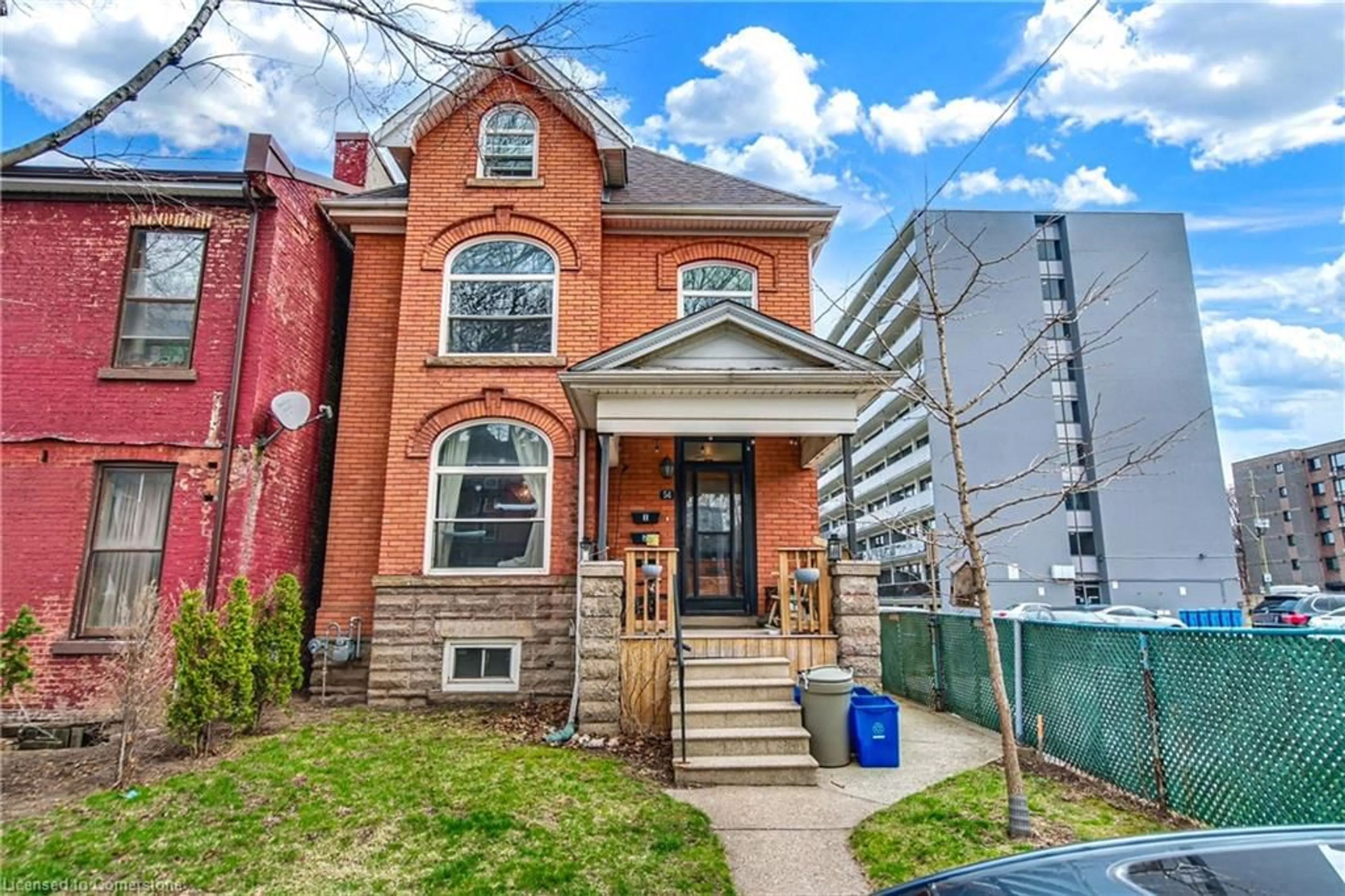 Home with brick exterior material, street for 54 West Ave, Hamilton Ontario L8L 5C2