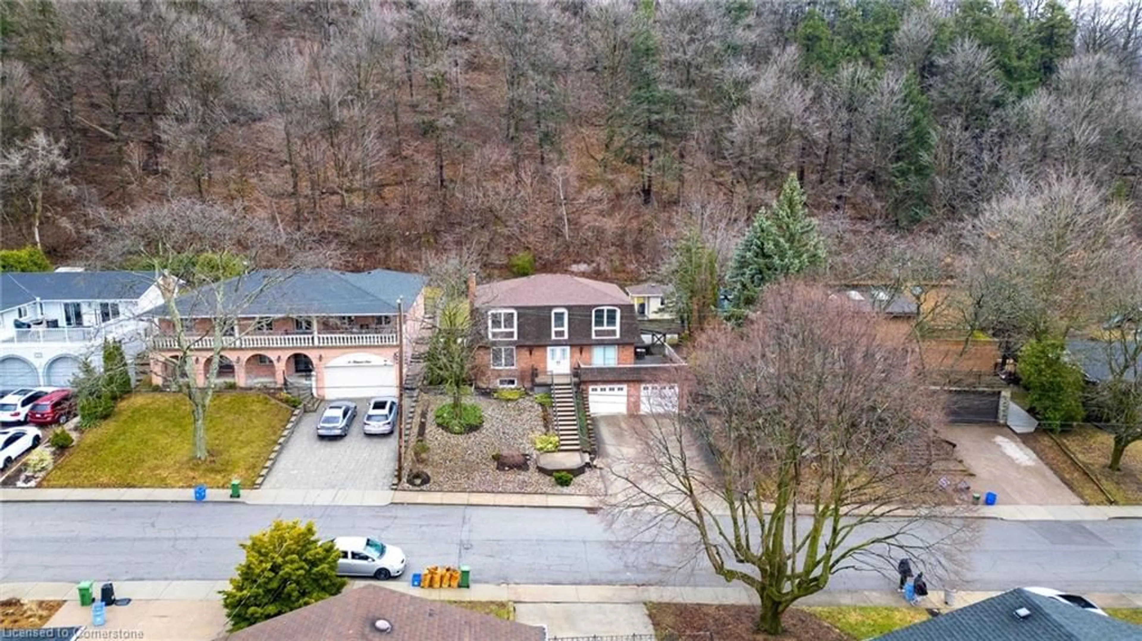 A pic from outside/outdoor area/front of a property/back of a property/a pic from drone, unknown for 20 Hildegard Dr, Hamilton Ontario L8K 5R9