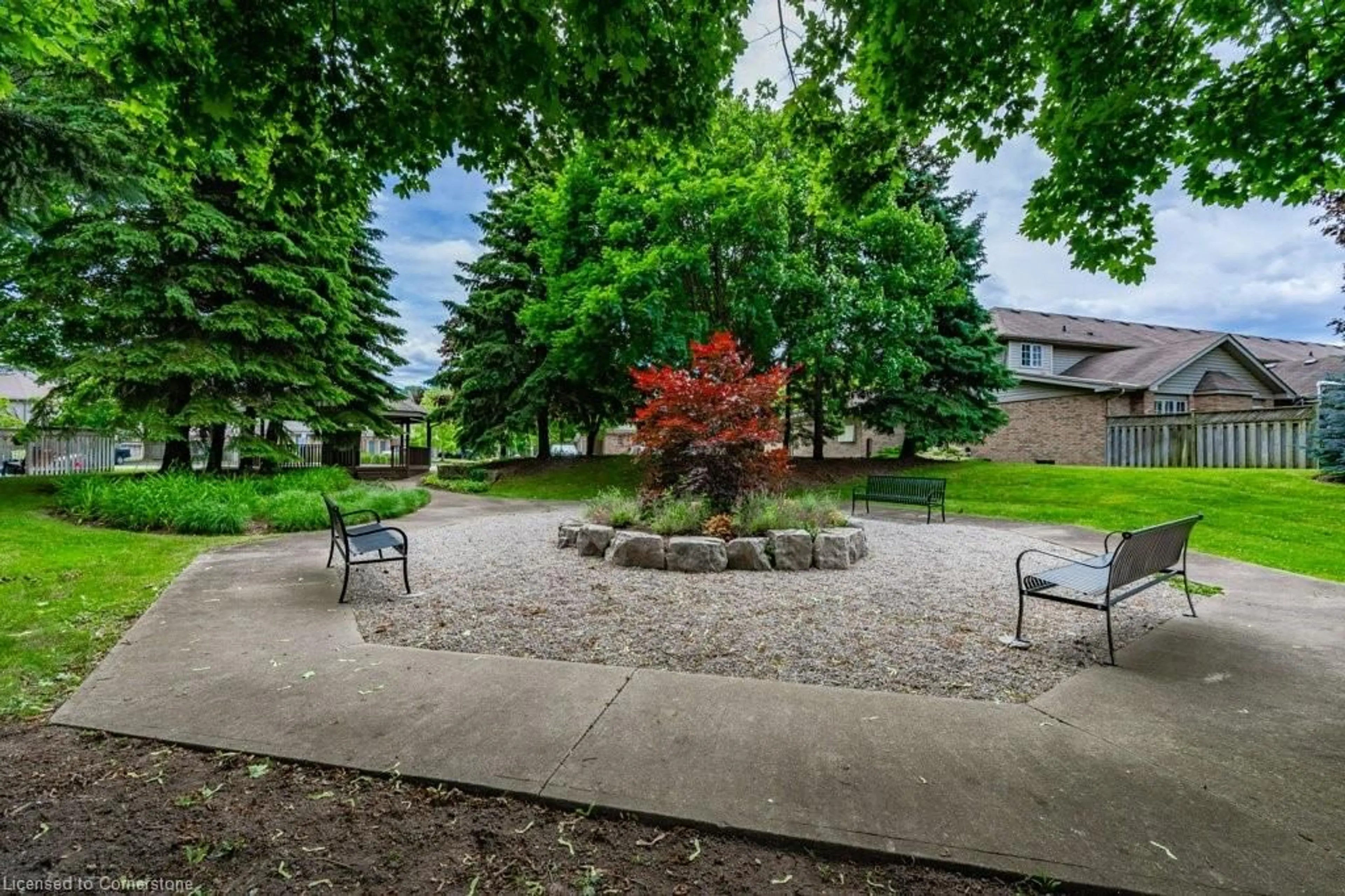 Patio, unknown for 3333 New St #133, Burlington Ontario L7N 1N1