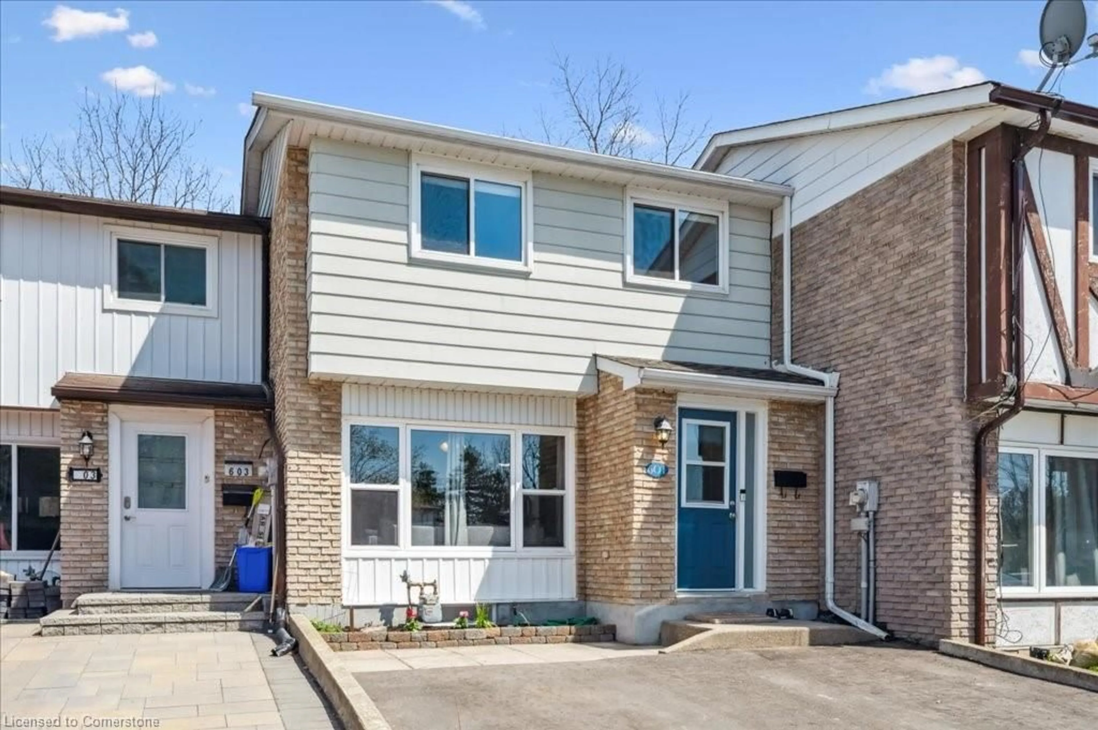 Home with brick exterior material, street for 601 Parkview Cres, Cambridge Ontario N3H 4Z9
