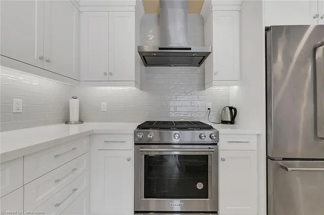 Additional property image - 114 Springvalley Cres