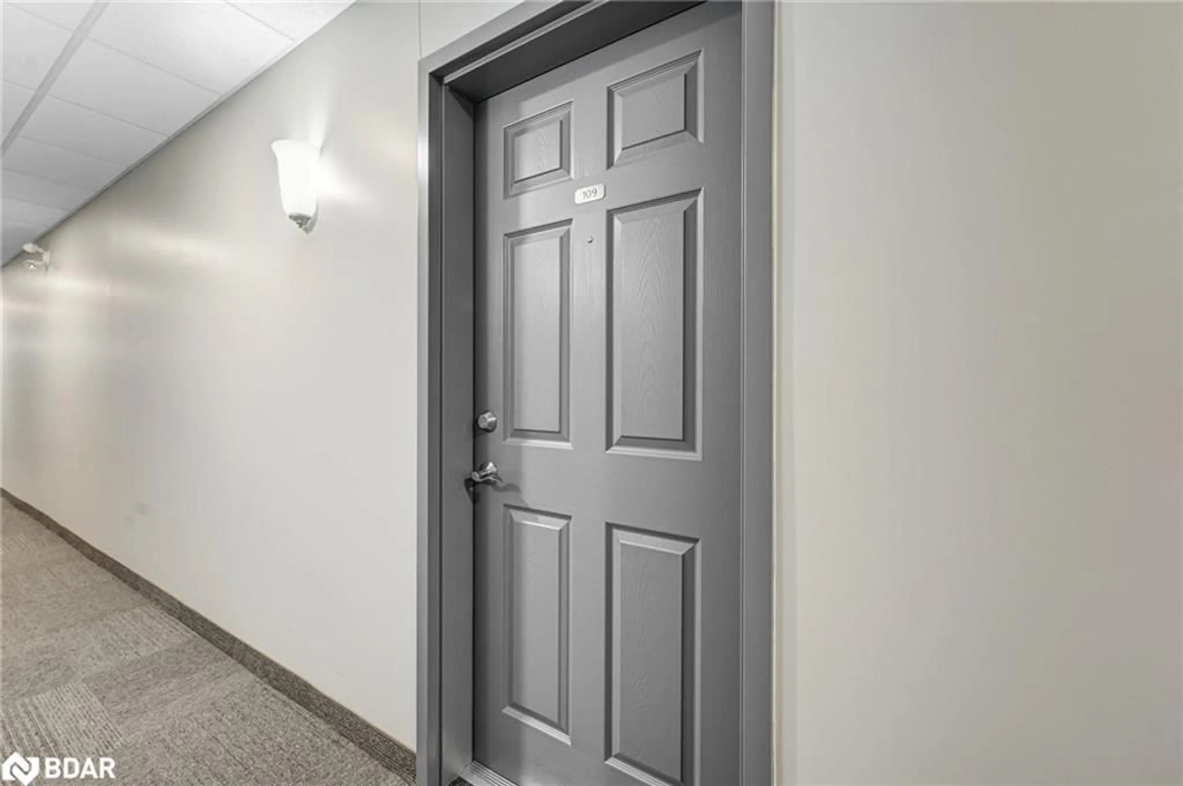 Unknown for 500 Mapleview Dr #109, Barrie Ontario L4N 6C3