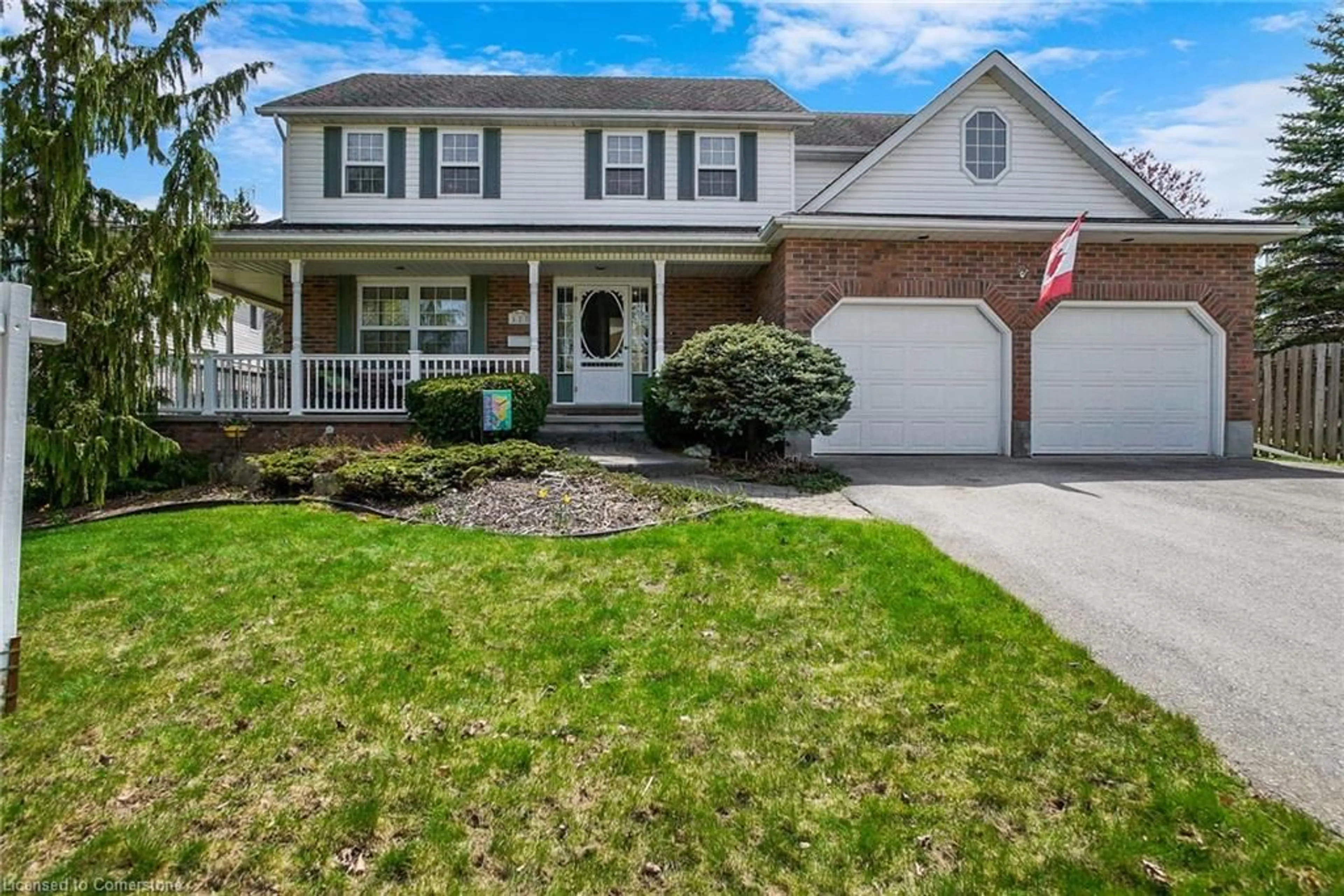Home with vinyl exterior material, street for 527 Chancery Lane, Waterloo Ontario N2T 2N4