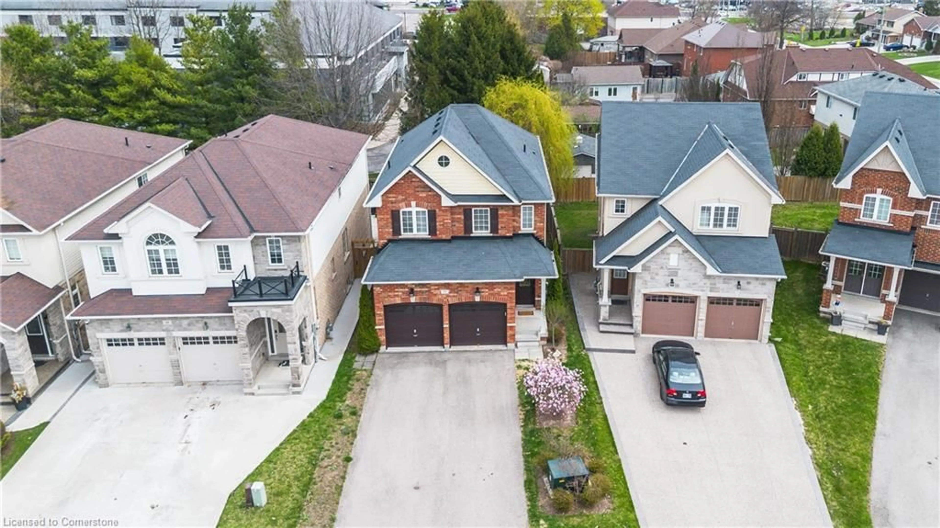 A pic from outside/outdoor area/front of a property/back of a property/a pic from drone, street for 44 Connell Cres, Hamilton Ontario L9C 0C8