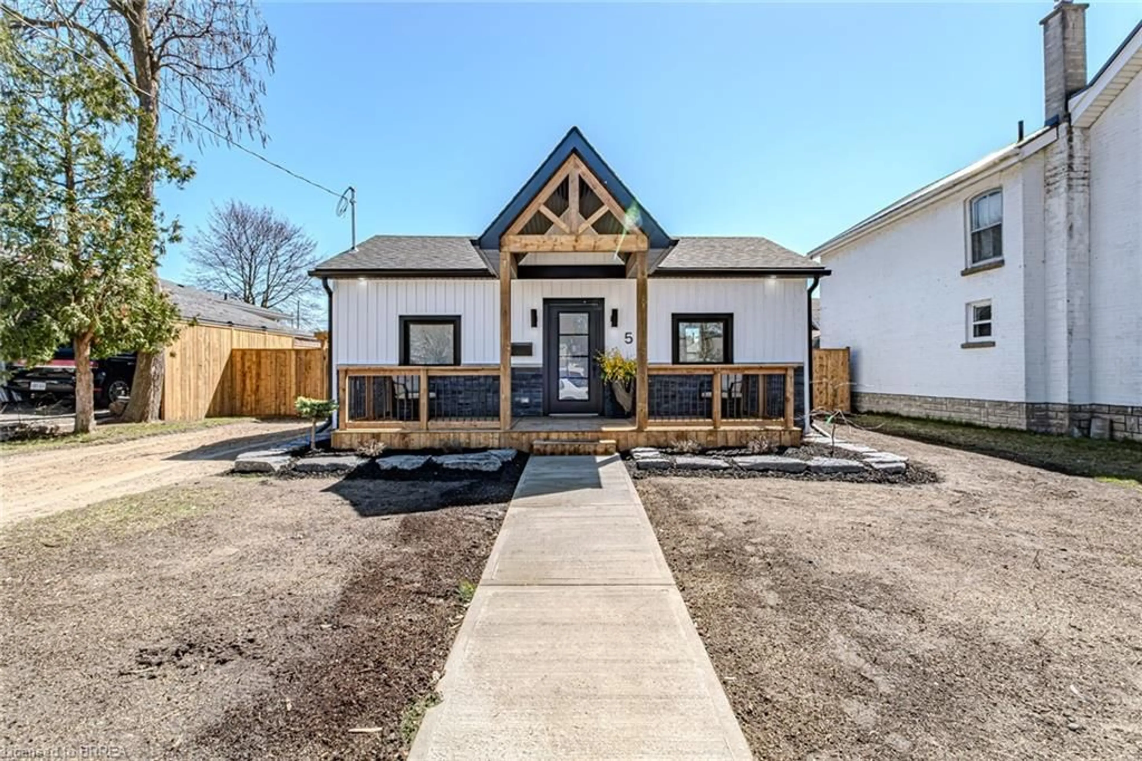 Home with brick exterior material, street for 5 Ann St, Brantford Ontario N3R 3X9