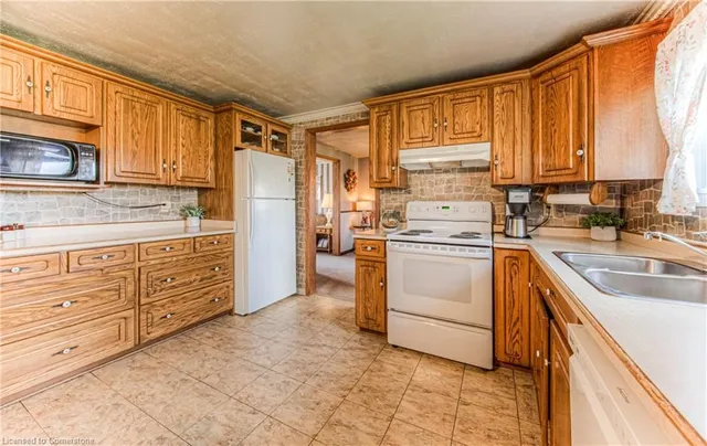 Additional property image - 76 Newbury Dr