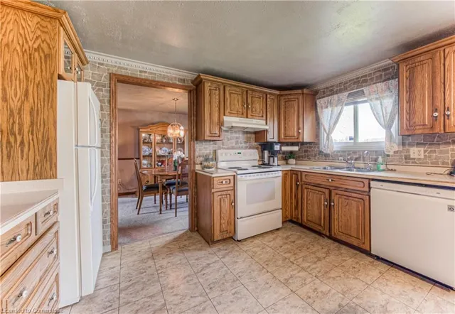 Additional property image - 76 Newbury Dr