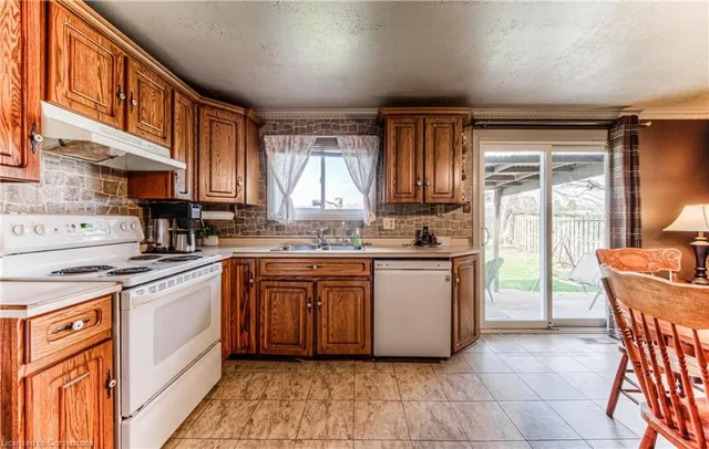Additional property image - 76 Newbury Dr
