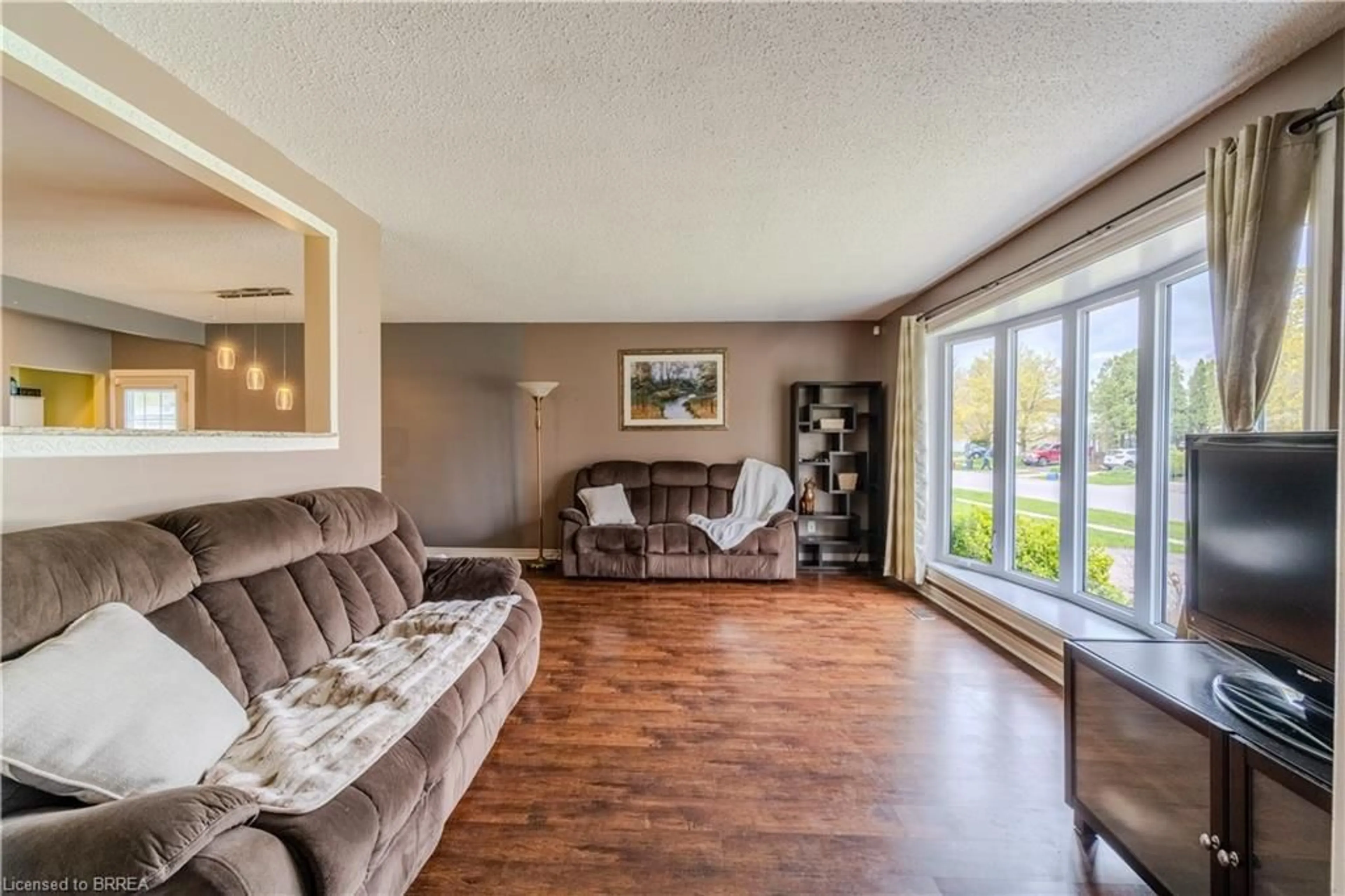 Living room with furniture, unknown for 41 Forest Dr, Paris Ontario N3L 3M1