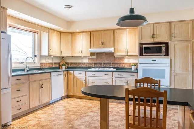 Additional property image - 16 Bertram Dr