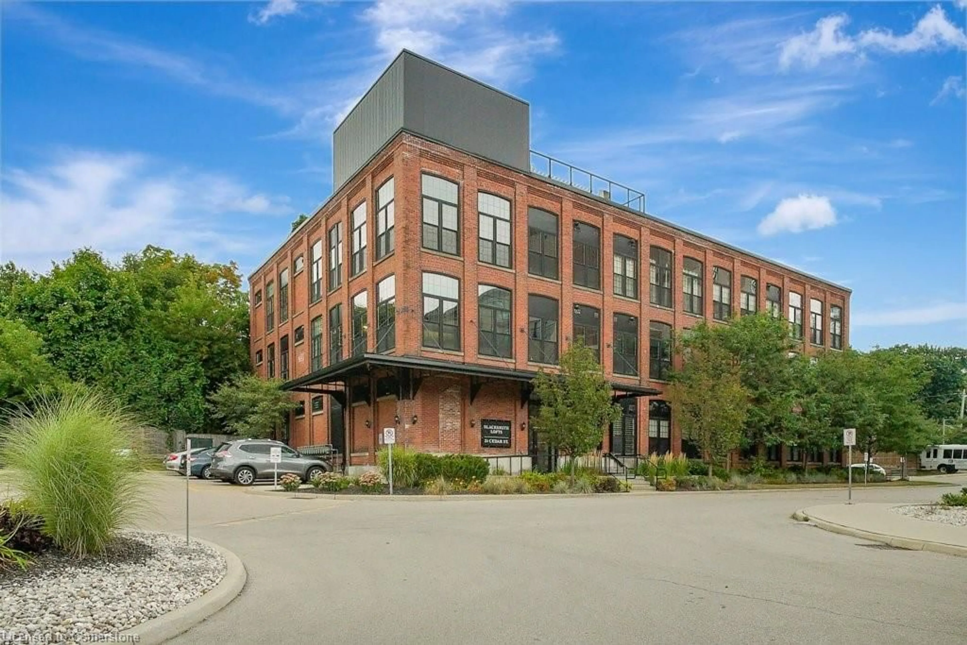 Home with brick exterior material, building for 24 Cedar St #303, Cambridge Ontario N1S 0B2