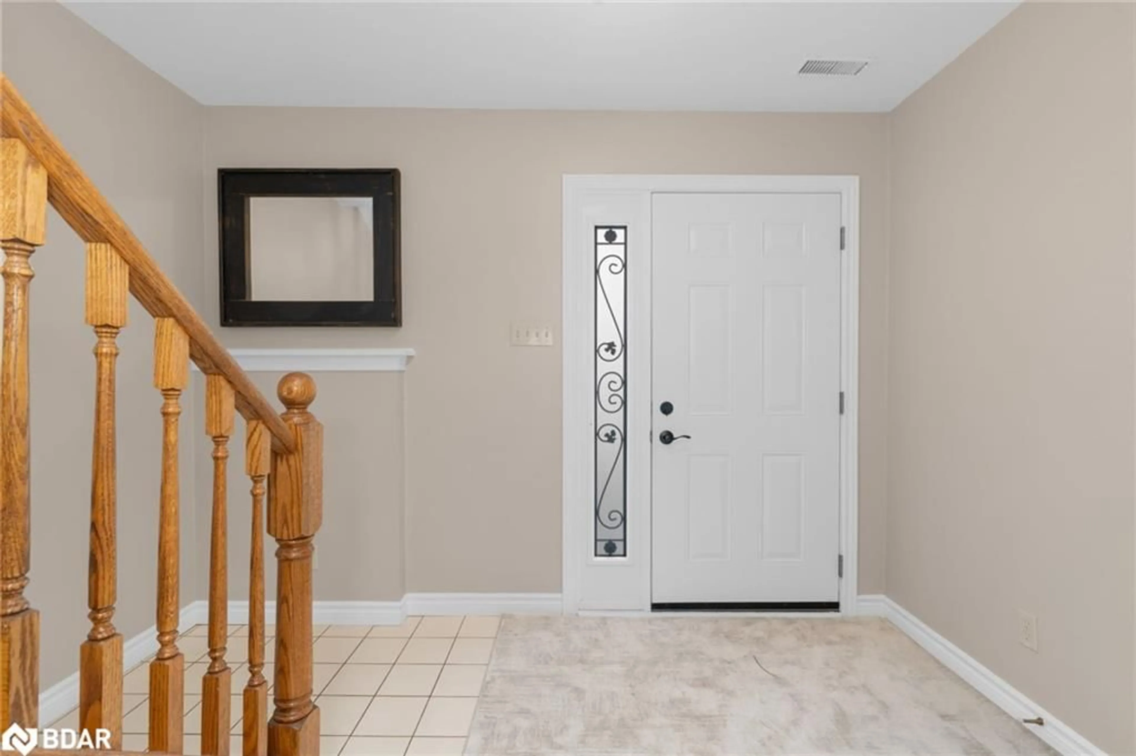 Indoor entryway for 209 Dominion Dr, Stayner Ontario L0M 1S0