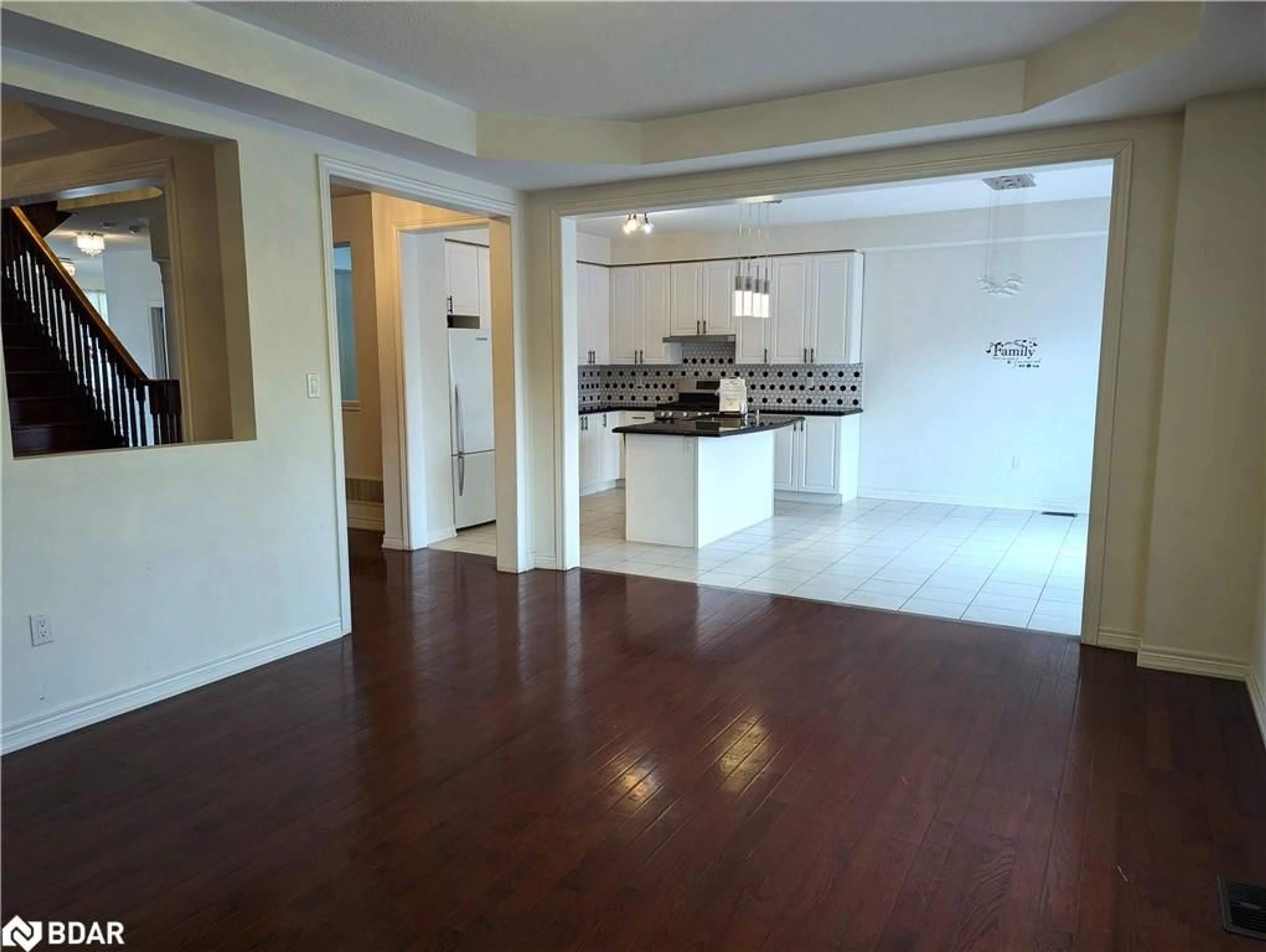 Unknown for 98 Gold Park Gate, Angus Ontario L3W 0B6