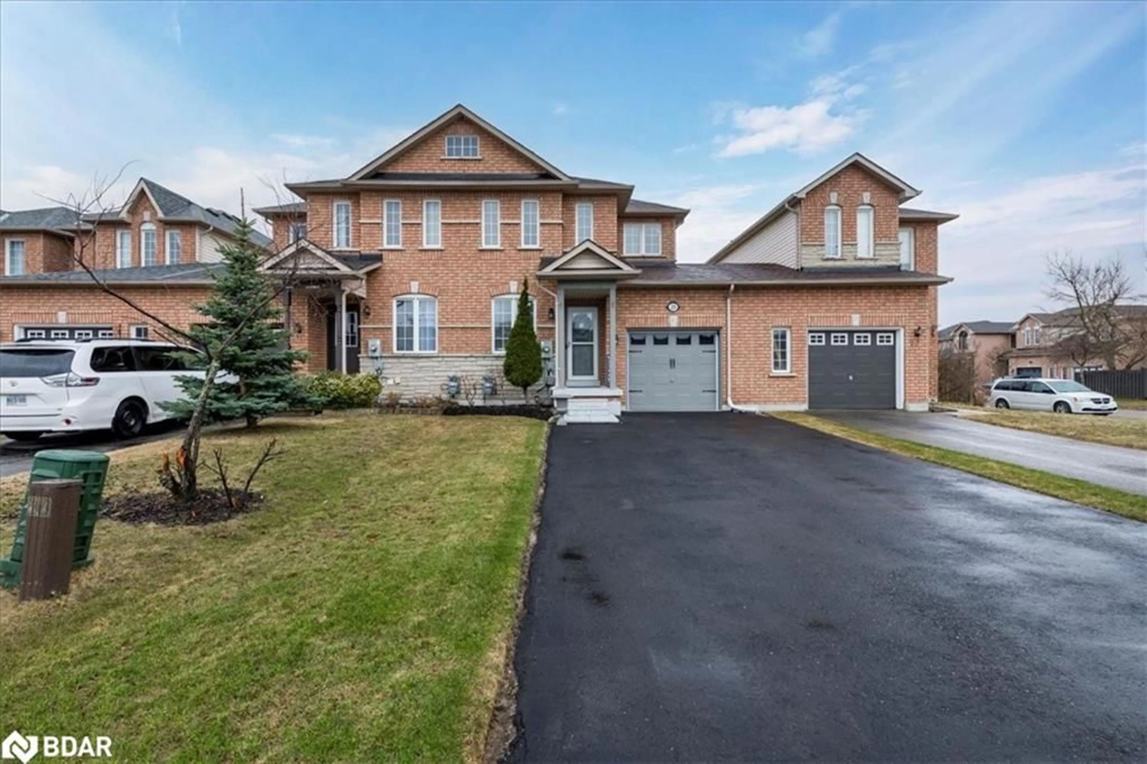 Home with brick exterior material, street for 25 Gross Dr, Barrie Ontario L4N 0R6