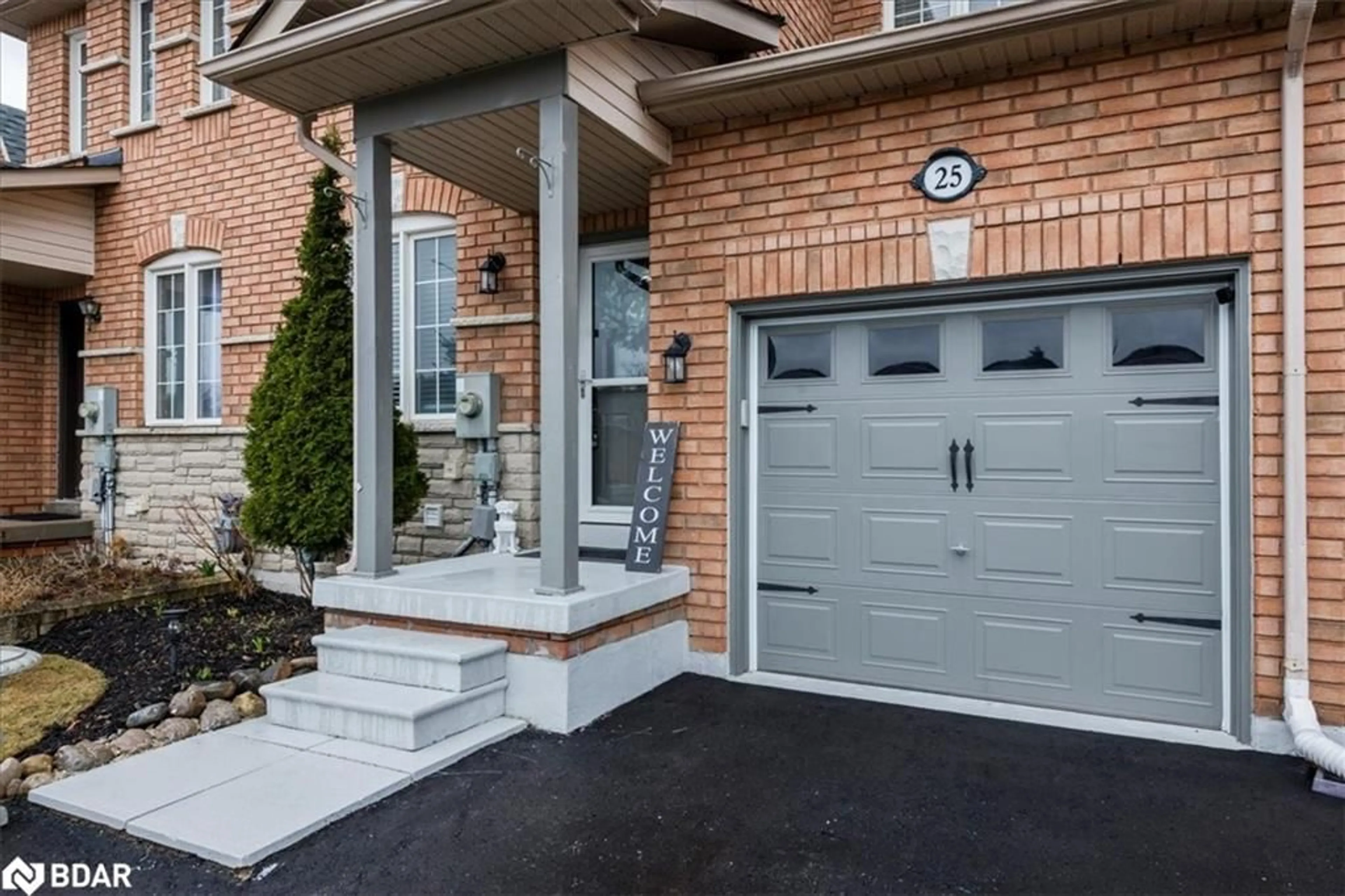 Home with brick exterior material, street for 25 Gross Dr, Barrie Ontario L4N 0R6