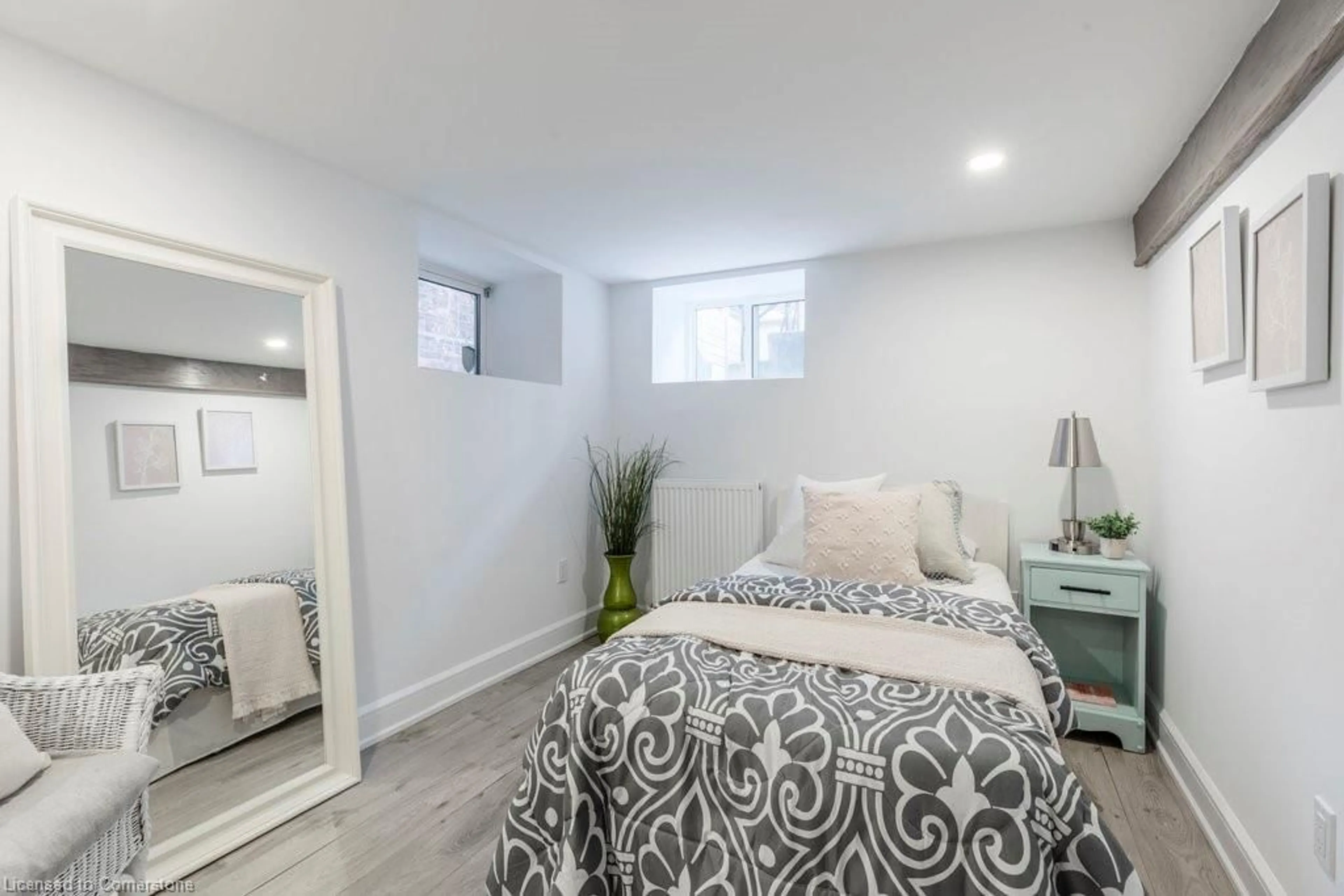 A pic of a room for 79 Fairholt Rd, Hamilton Ontario L8M 2T6