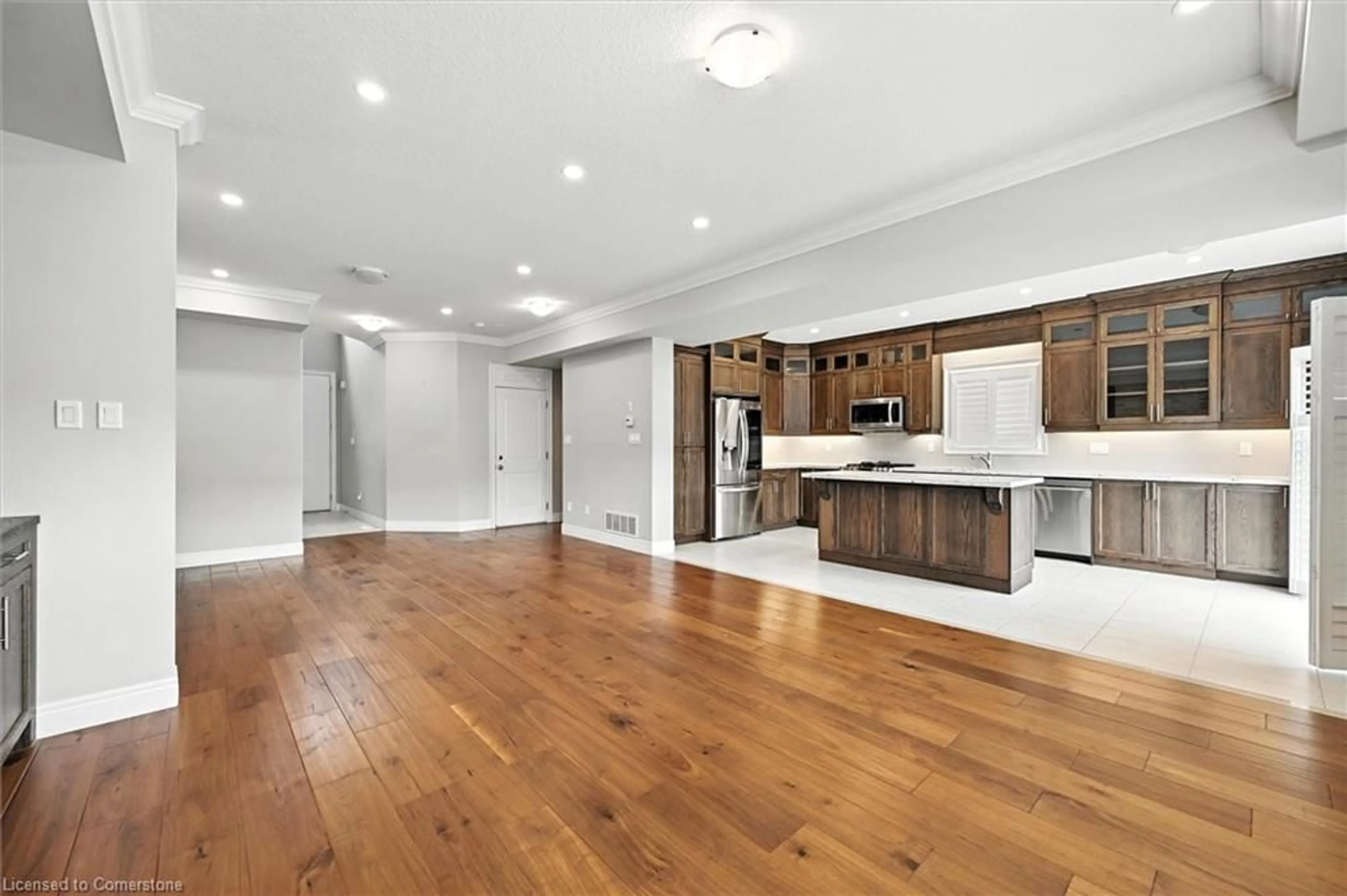 Open concept kitchen, unknown for 48 Eringate Court Crt, Hamilton Ontario L8J 0L7