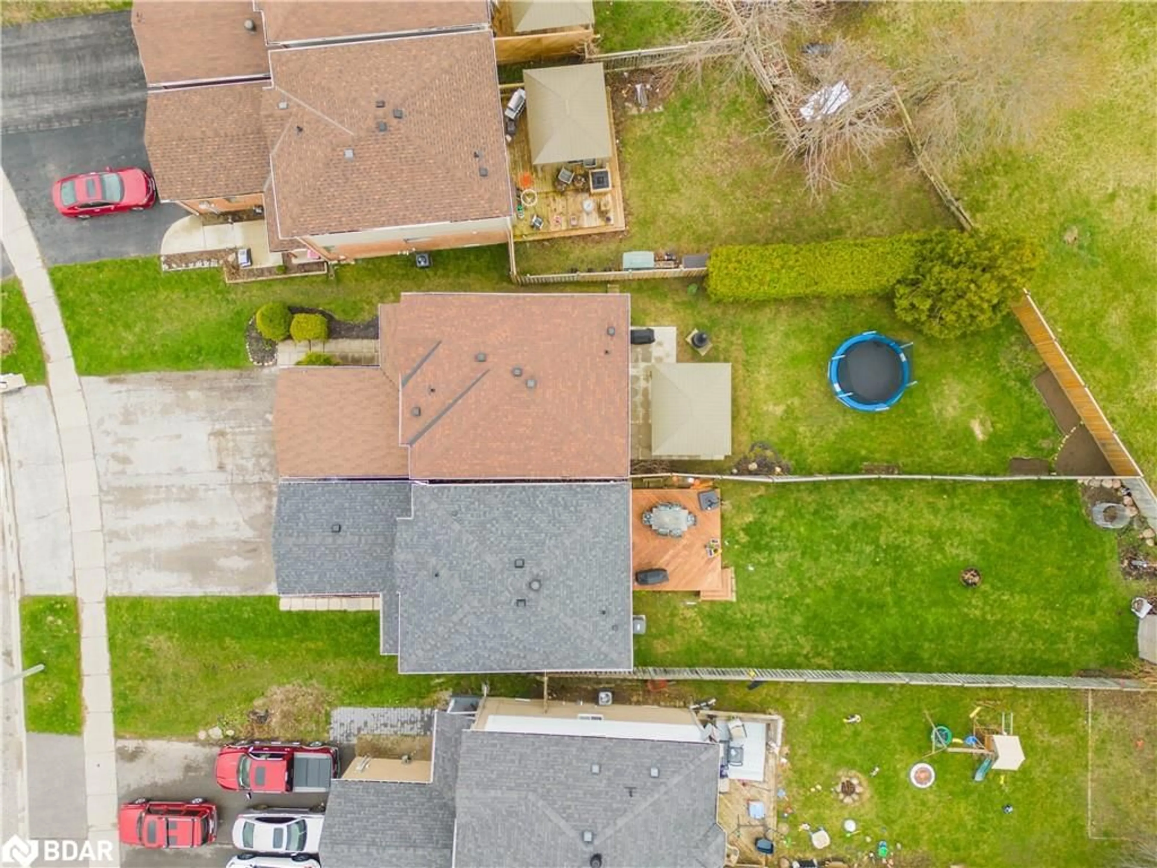 A pic from outside/outdoor area/front of a property/back of a property/a pic from drone, street for 30 Aikens Cres, Barrie Ontario L4N 8M6