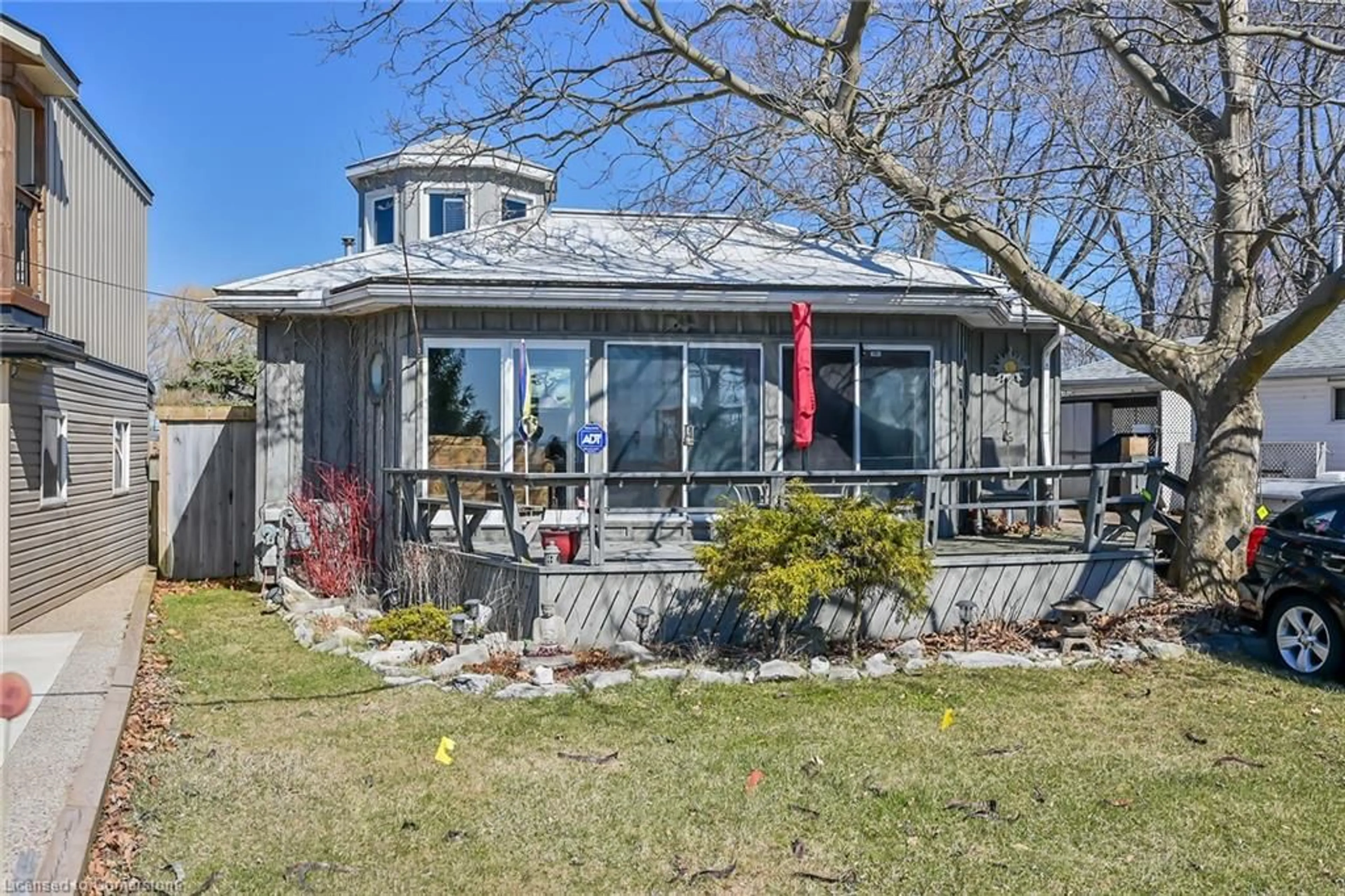 Home with vinyl exterior material, water/lake/river/ocean view for 271 Blue Water Pky, Selkirk Ontario N0A 1P0